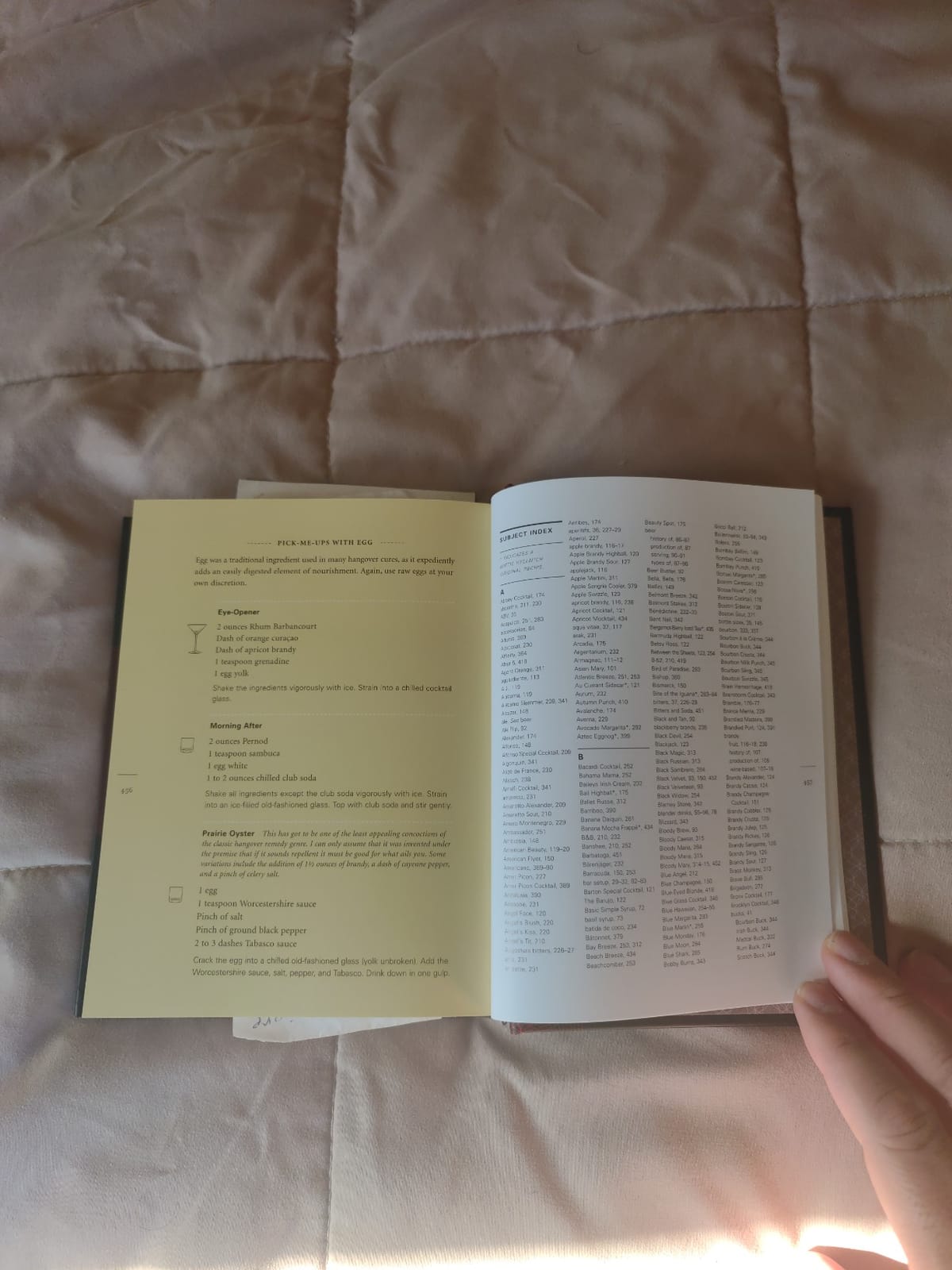 The Ultimate Bar Book: The Comprehensive Guide to Over 1,000 Cocktails (Cocktail Book, Bartender Book, Mixology Book, Mixed Drinks Recipe Book) customer photo 1