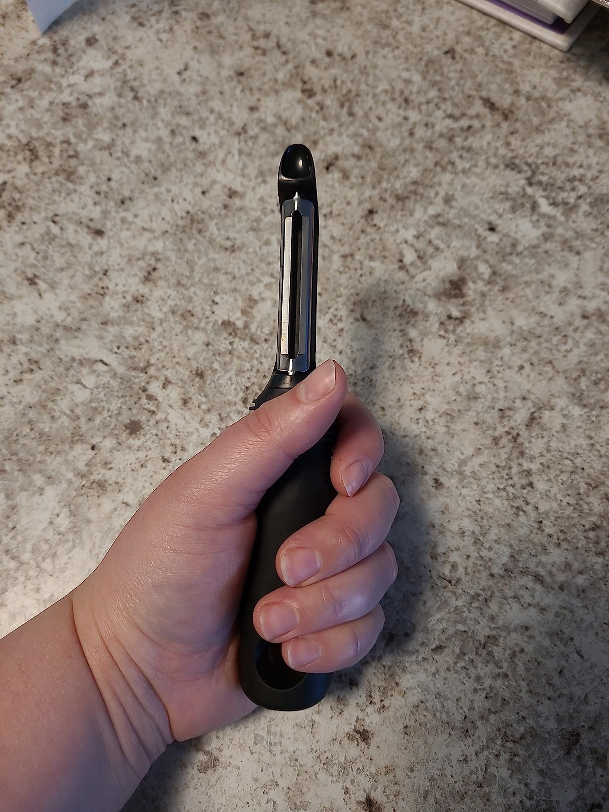 OXO Good Grips Swivel Vegetable Peeler with Soft Comfortable Handle - Black customer photo 2