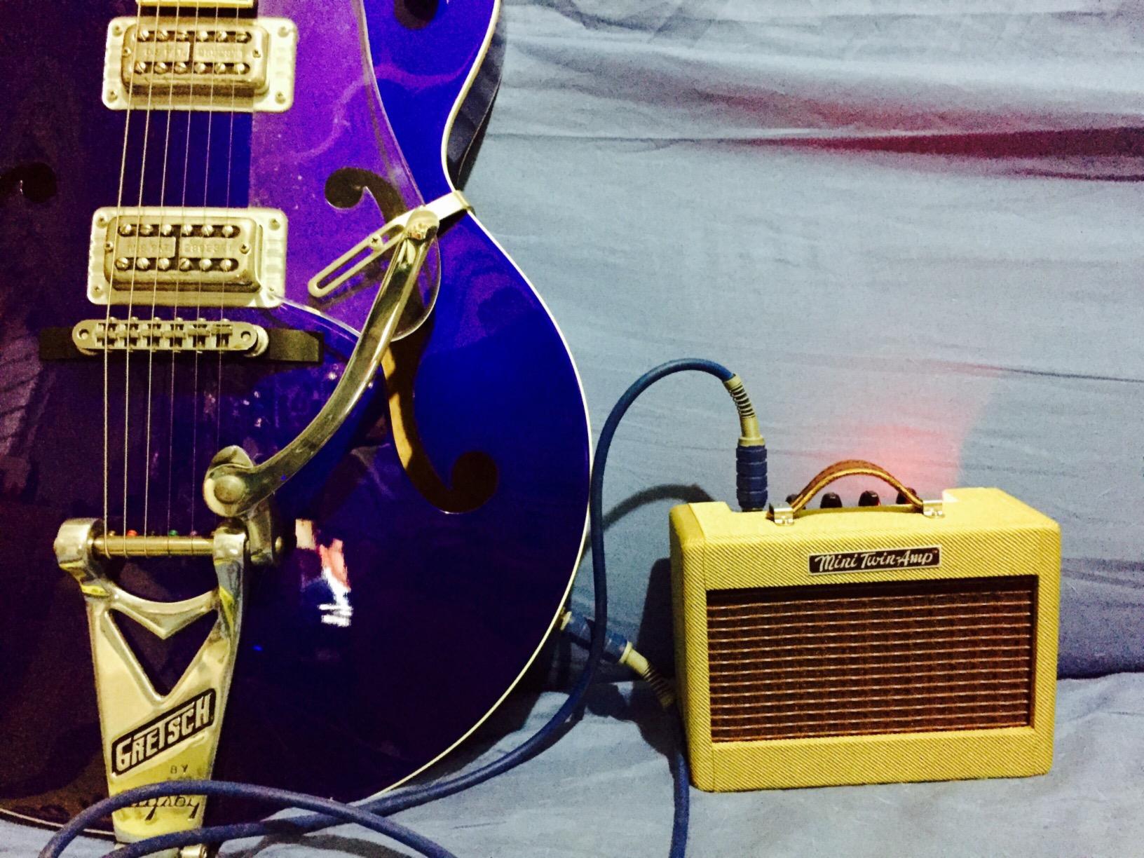 Fender Mini Deluxe Electric Guitar Amp, Portable Guitar Amp, 3 Watts, with 2-Year Warranty 7.48Dx11.42Wx3.54H Inches, Tweed customer photo 2