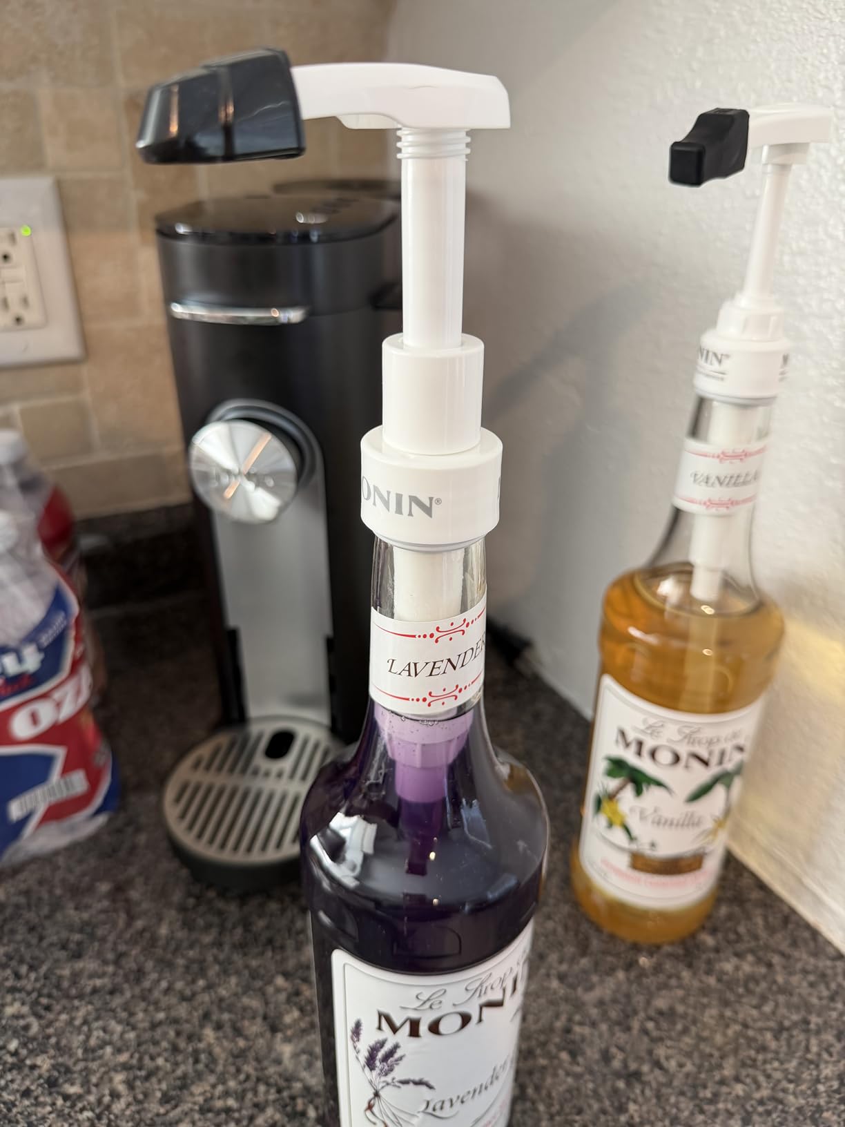 Monin - Syrup Pump, Exclusively for 750ml (25.4 fl oz) Glass Bottles | Mess-Free Dispensing + Tip Cover Included (White) customer photo 1