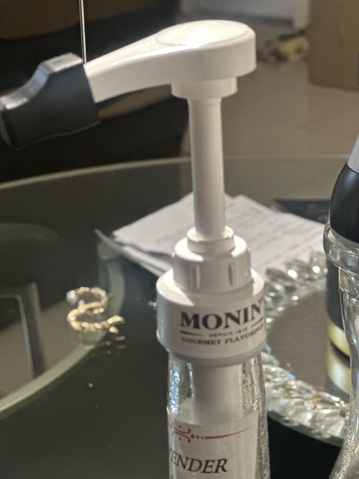 Monin - Syrup Pump, Exclusively for 750ml (25.4 fl oz) Glass Bottles | Mess-Free Dispensing + Tip Cover Included (White) customer photo 2