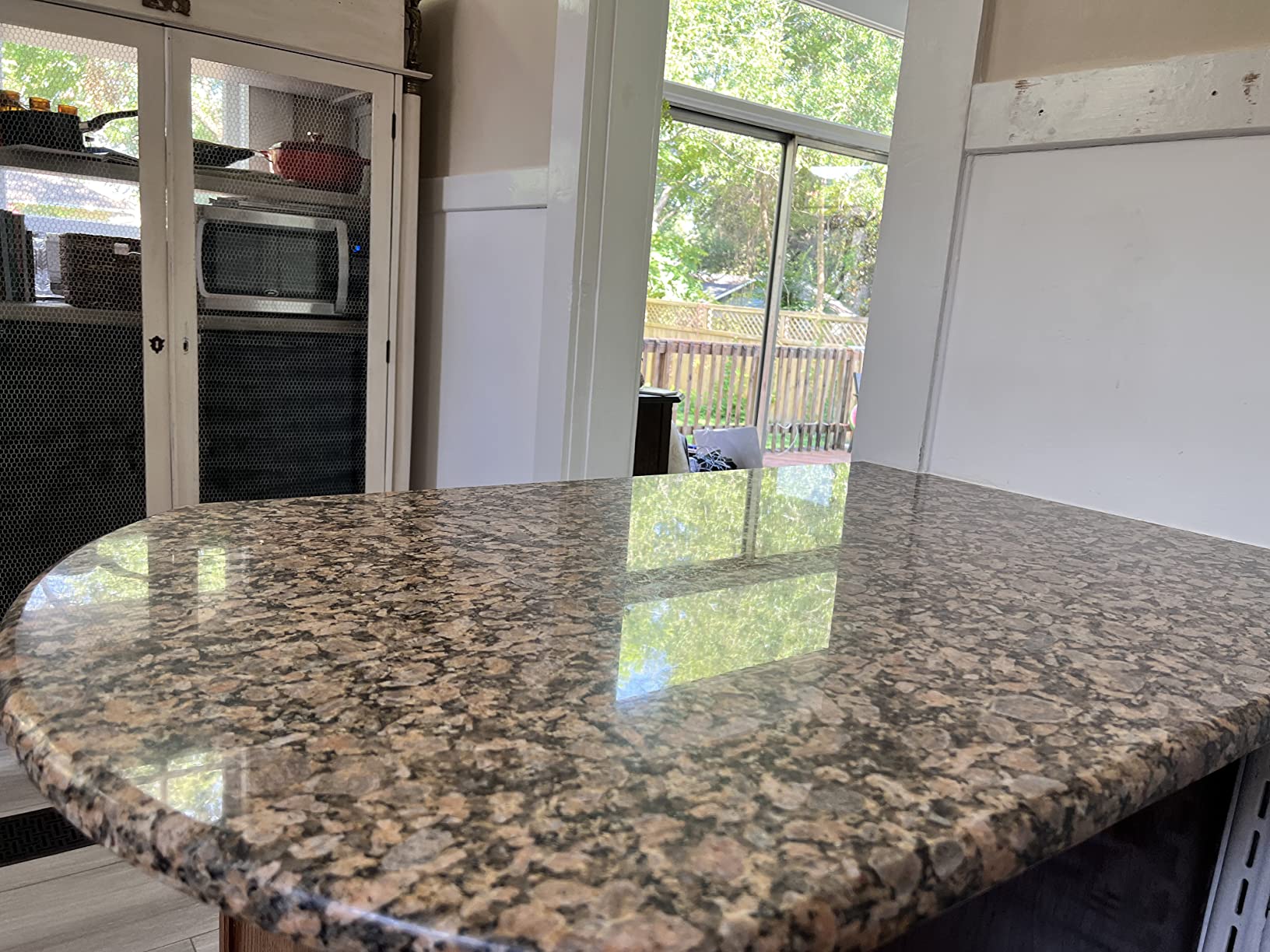 Granite Gold Countertop Polish for Granite, Marble and Quartz, 24 oz Spray customer photo 1
