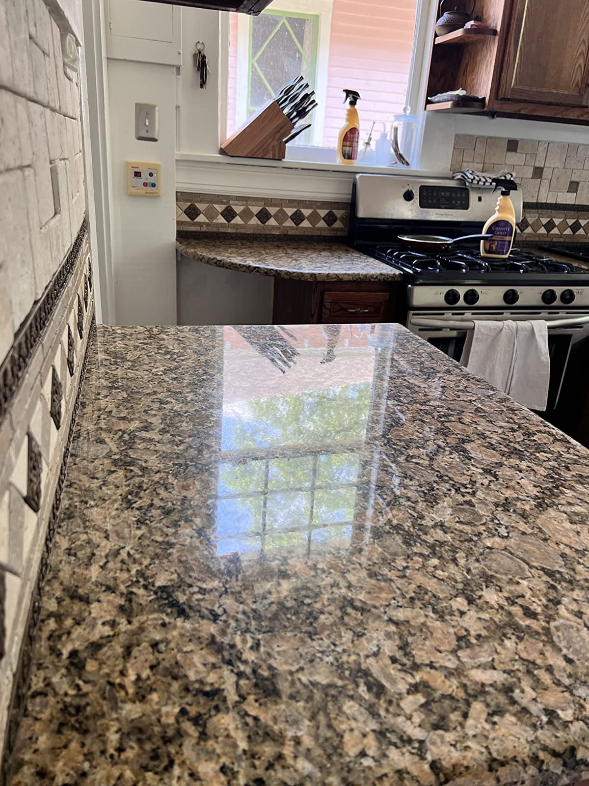 Granite Gold Countertop Polish for Granite, Marble and Quartz, 24 oz Spray customer photo 2
