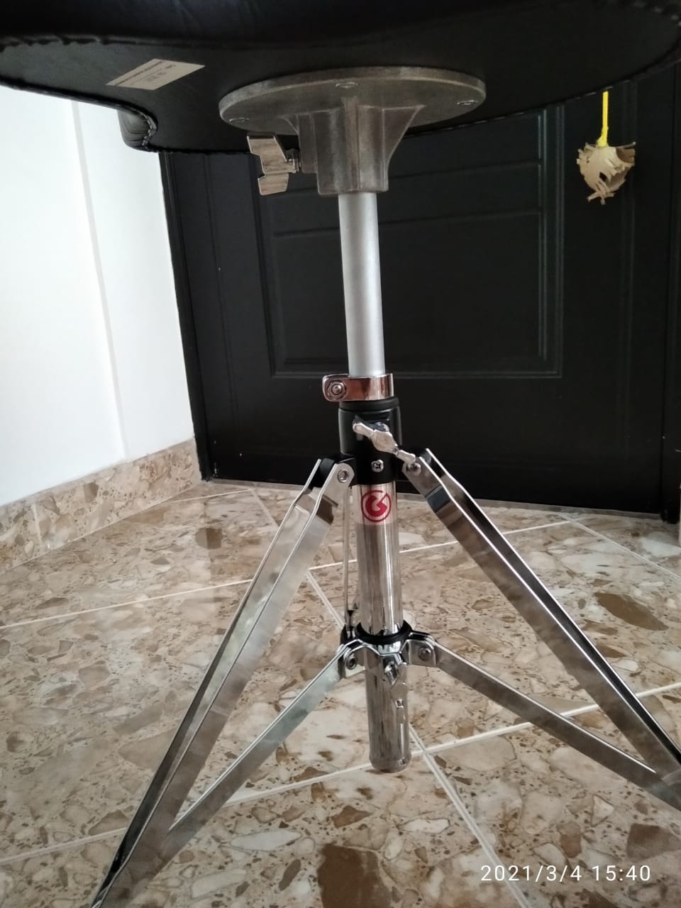 Gibraltar Drum Throne with Adjustable Height Motorcycle-Style Seat, Double-Braced Legs, Sturdy Drum Stool for Drummers, Comfortable Cushion for Practice or Performance (6608) customer photo 2