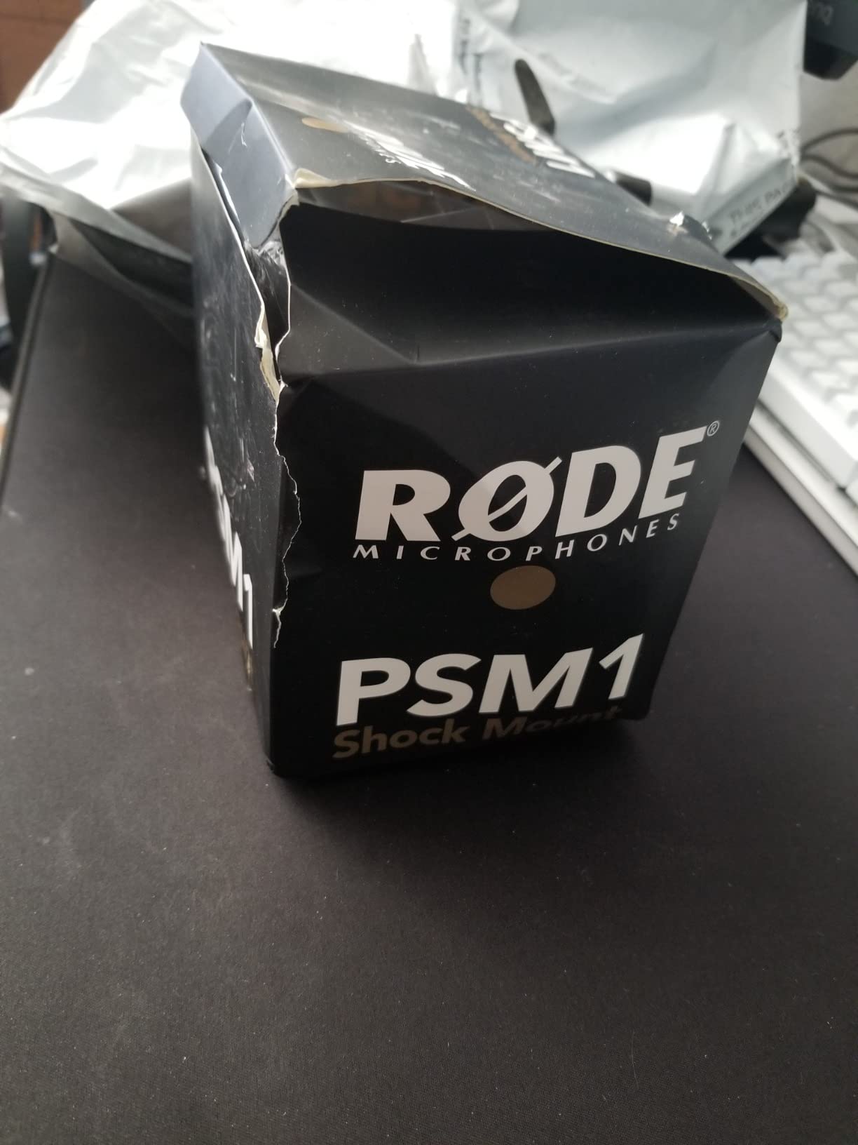 RØDE PSM1 Shock Mount for PodMic, Podcaster & Procaster Microphones | Vibration isolation with secure grip for Podcaster, Procaster and studio recording customer photo 1