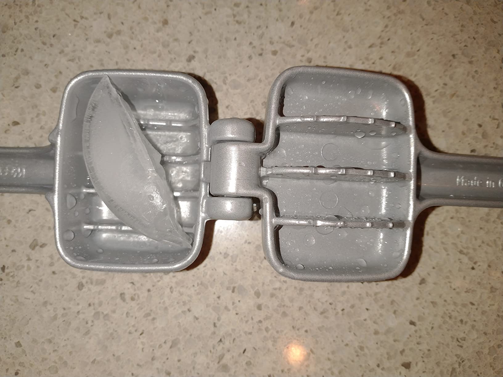 Westmark Manual Ice Crusher – German Heavy-Duty Aluminum Hand Ice Cube Crusher for Crushed Ice, Portable Bar Tool for Cocktails & Drinks, Dishwasher Safe, Bar Accessories, Gray customer photo 2