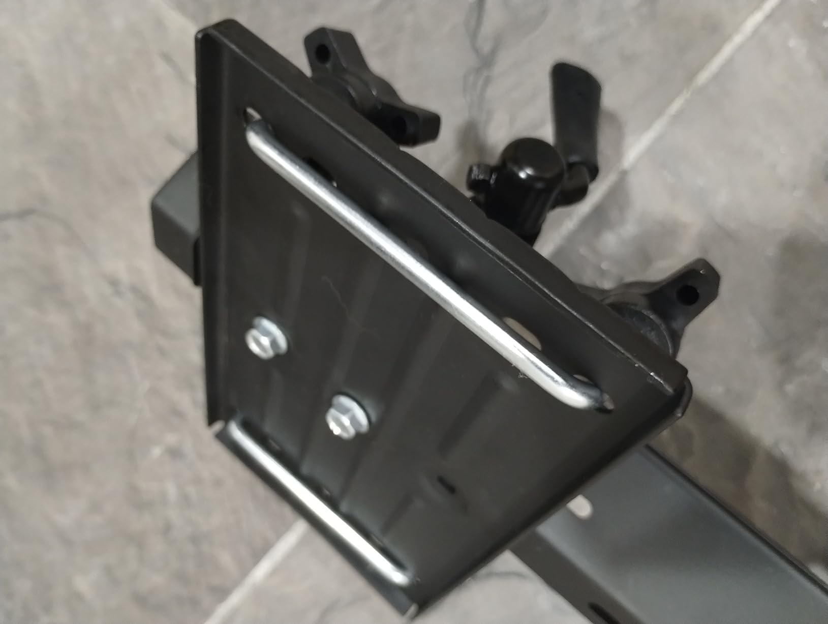 Swagman Standard Fork Mount Roof Bike Rack – Rooftop Bike Carrier for 9mm Quick Release Bikes customer photo 1