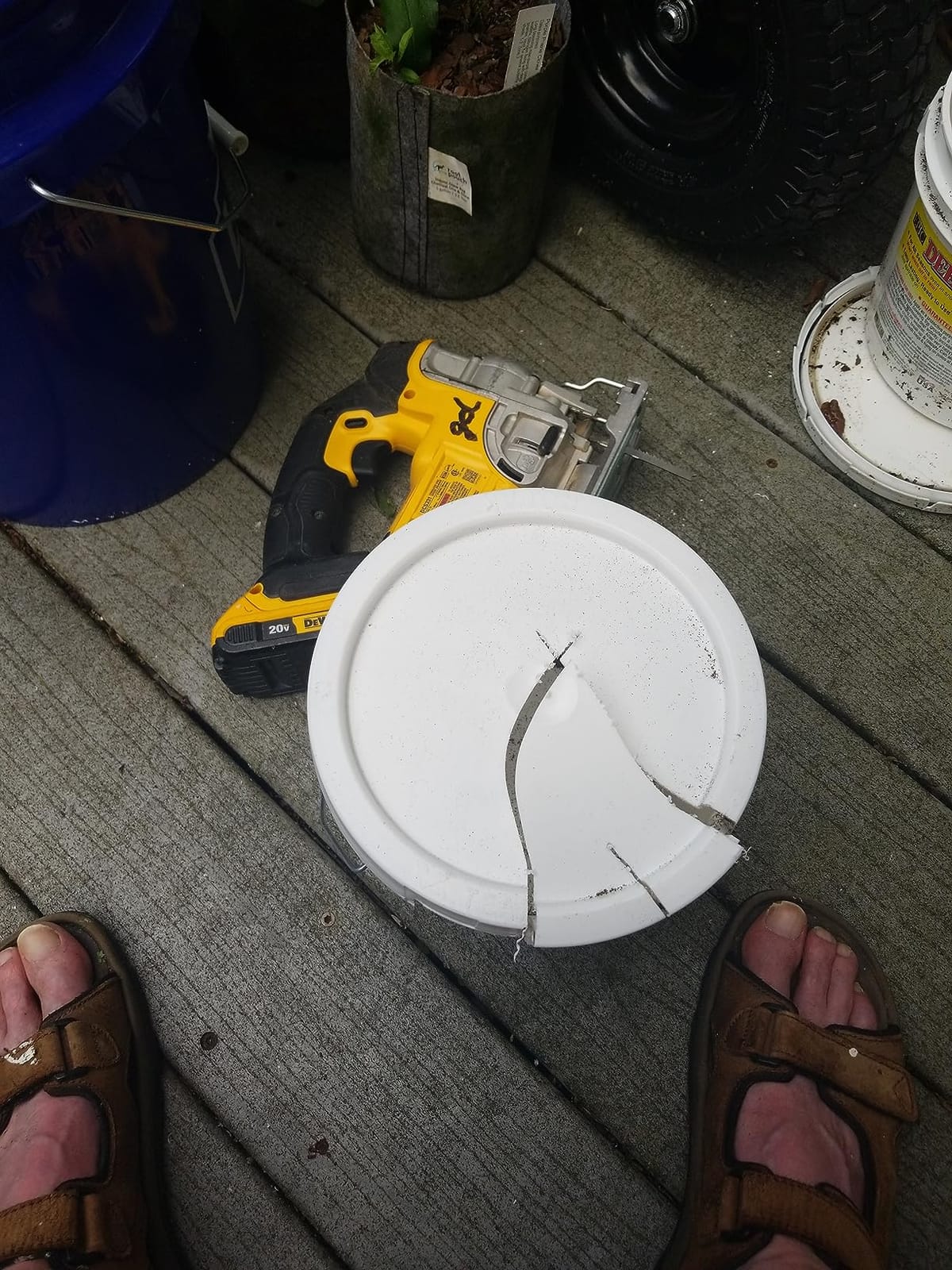 1006 Deer Scram Repellent Granular White Pail, 5.75 Pounds, (Packaging May Vary) customer photo 2