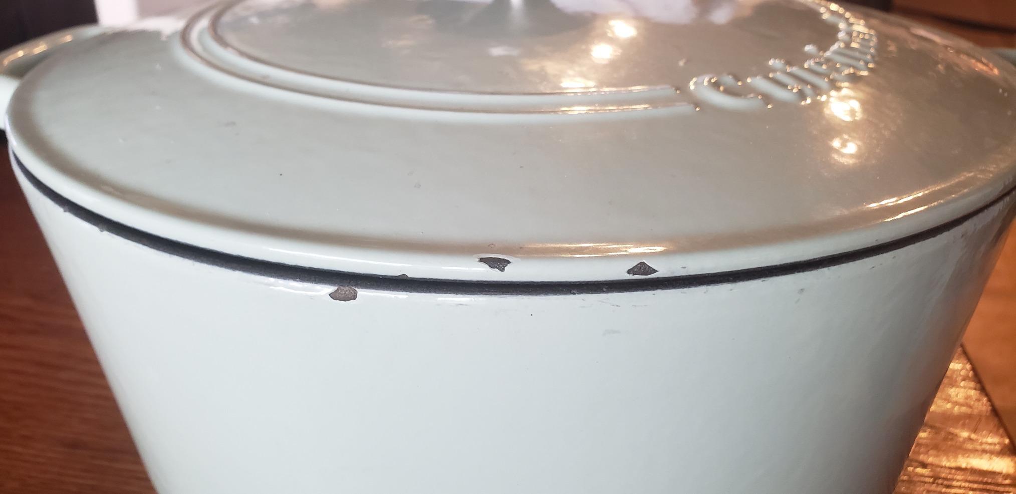 Cuisinart Chef's Classic Enameled Cast Iron Dutch Oven with Lid, Porcelain Enameled Interior, Oven Safe, Induction Compatible, 7-Quart, Round, Provencial Blue customer photo 2
