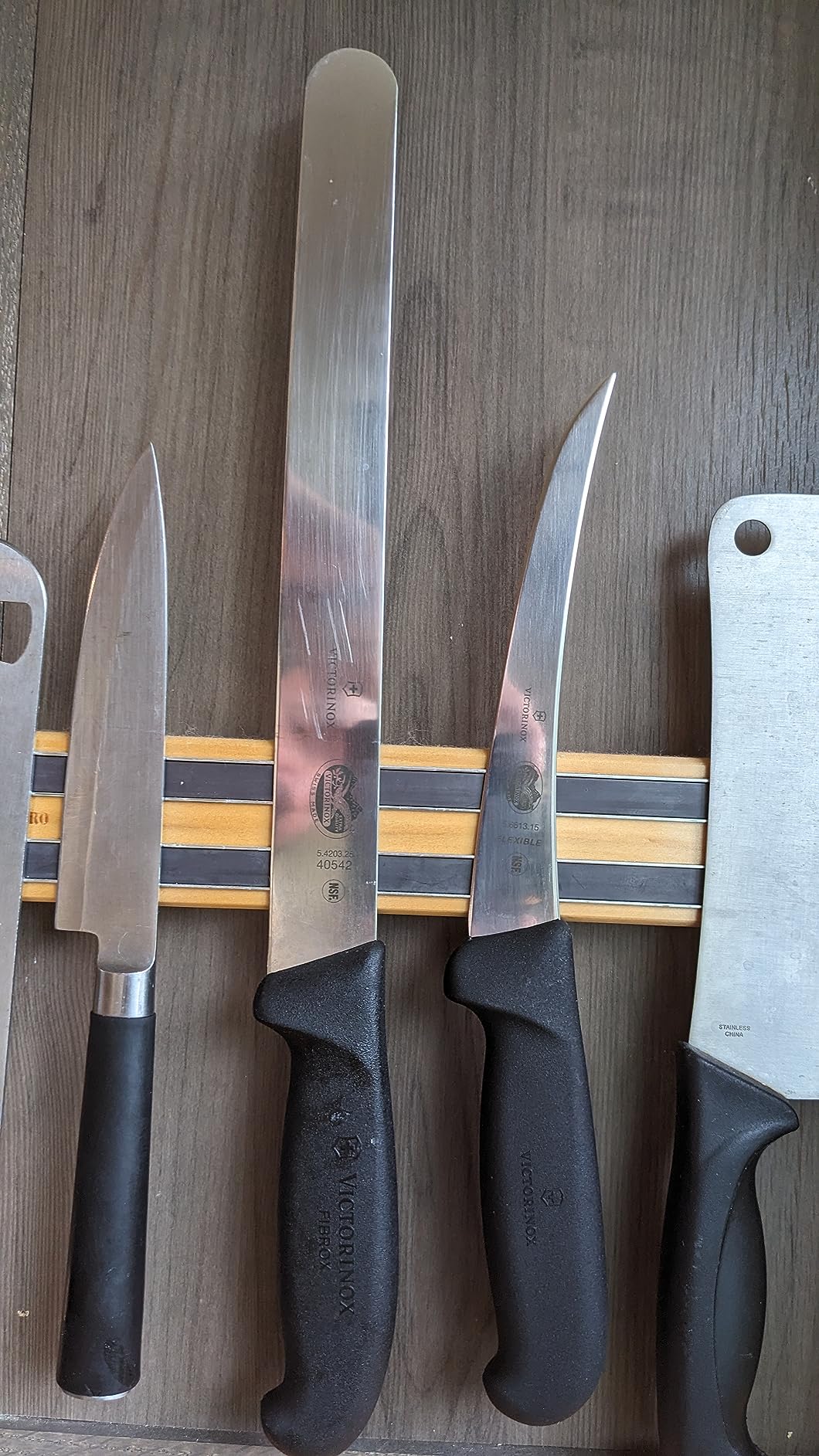 Victorinox Fibrox 6-In Curved Boning & Fillet Knife, Flexible Steel Blade customer photo 2