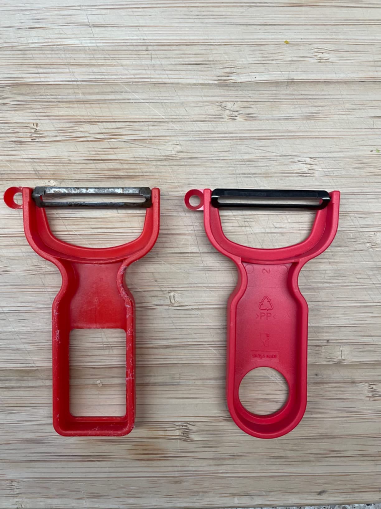Kuhn Rikon Original Swiss Peeler 3-Pack Red/Green/Yellow customer photo 2