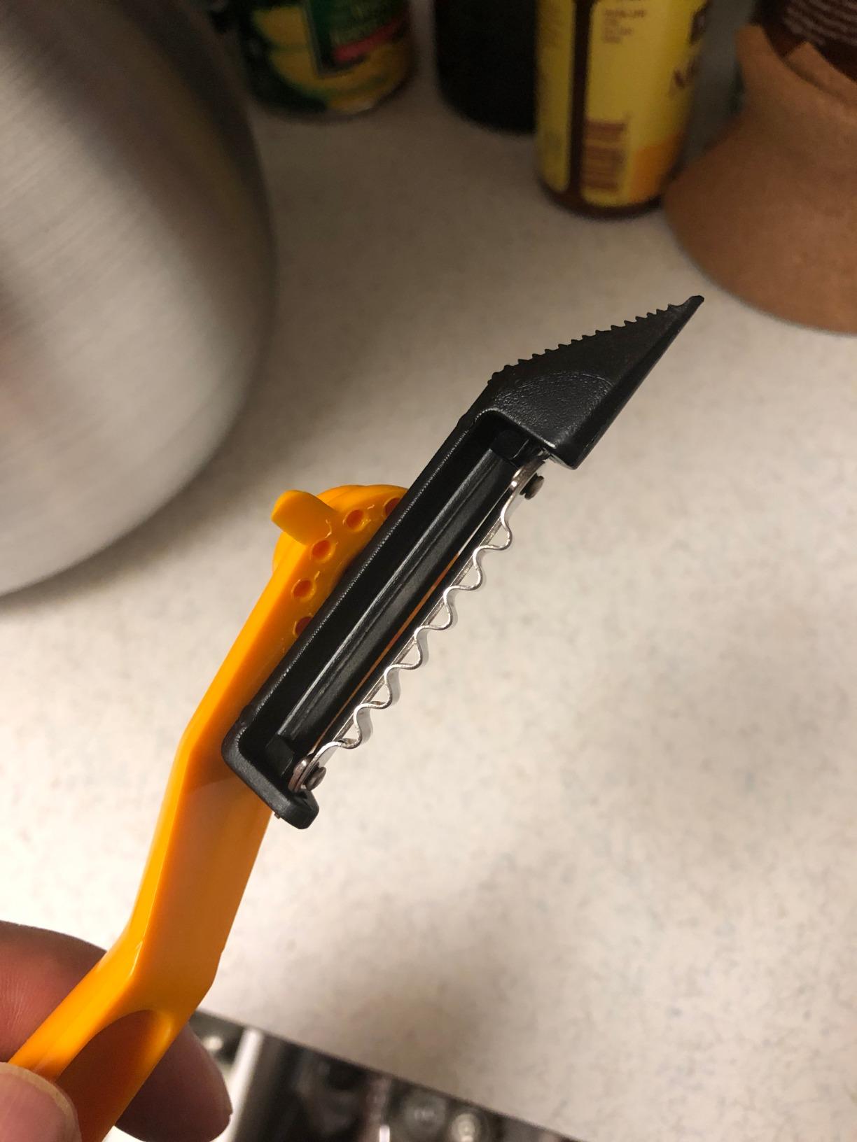 Miracle Zig Zag (Julienne Blade) Thai Multi Purpose Knife, Orange, 9.5 IN customer photo 1