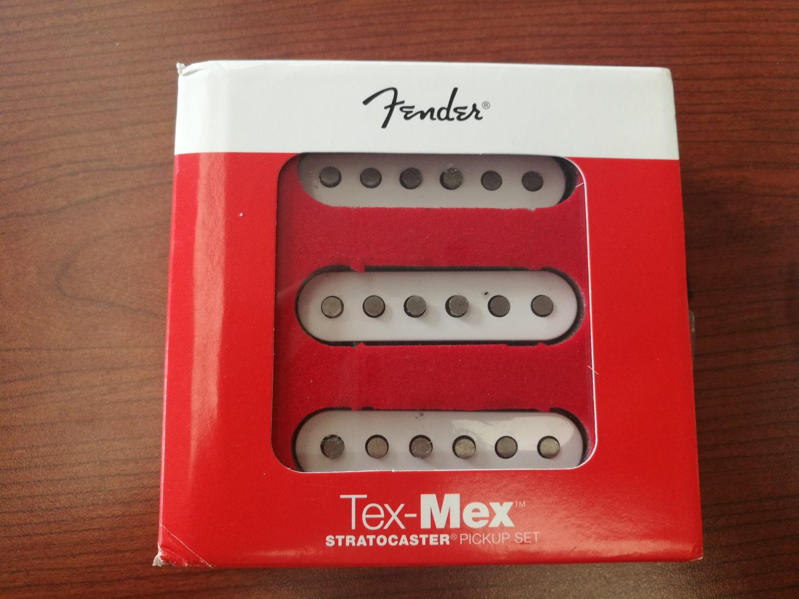 Fender Tex Mex Strat Pickup Set, Single Coil, Alnico 5 Magnets, Reverse Wound, Enhanced Output Warm Tone, 3 Piece customer photo 1