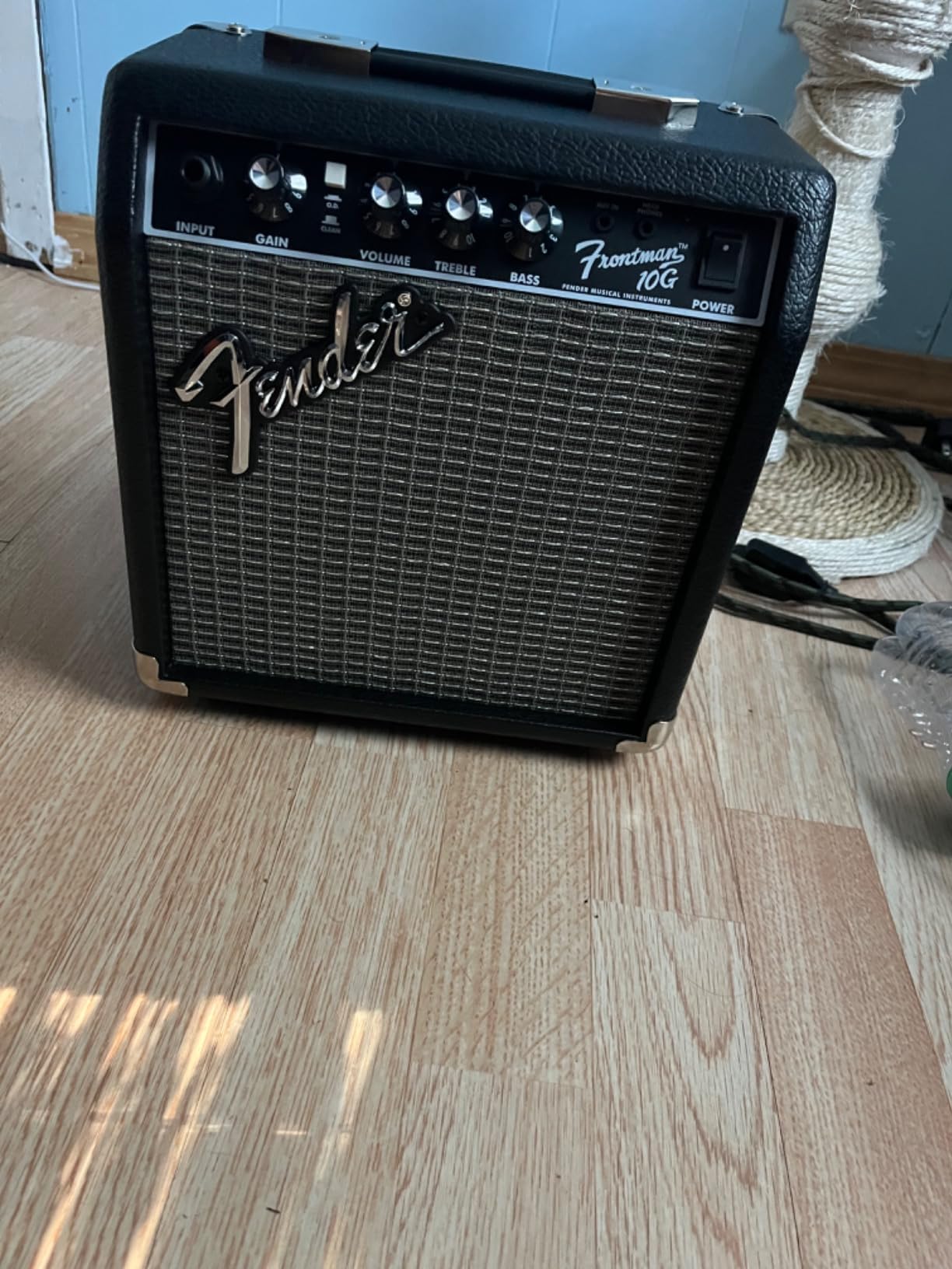 Fender Frontman 10G Electric Guitar Amplifier, 10-Watt Amp, Black/Silver customer photo 1