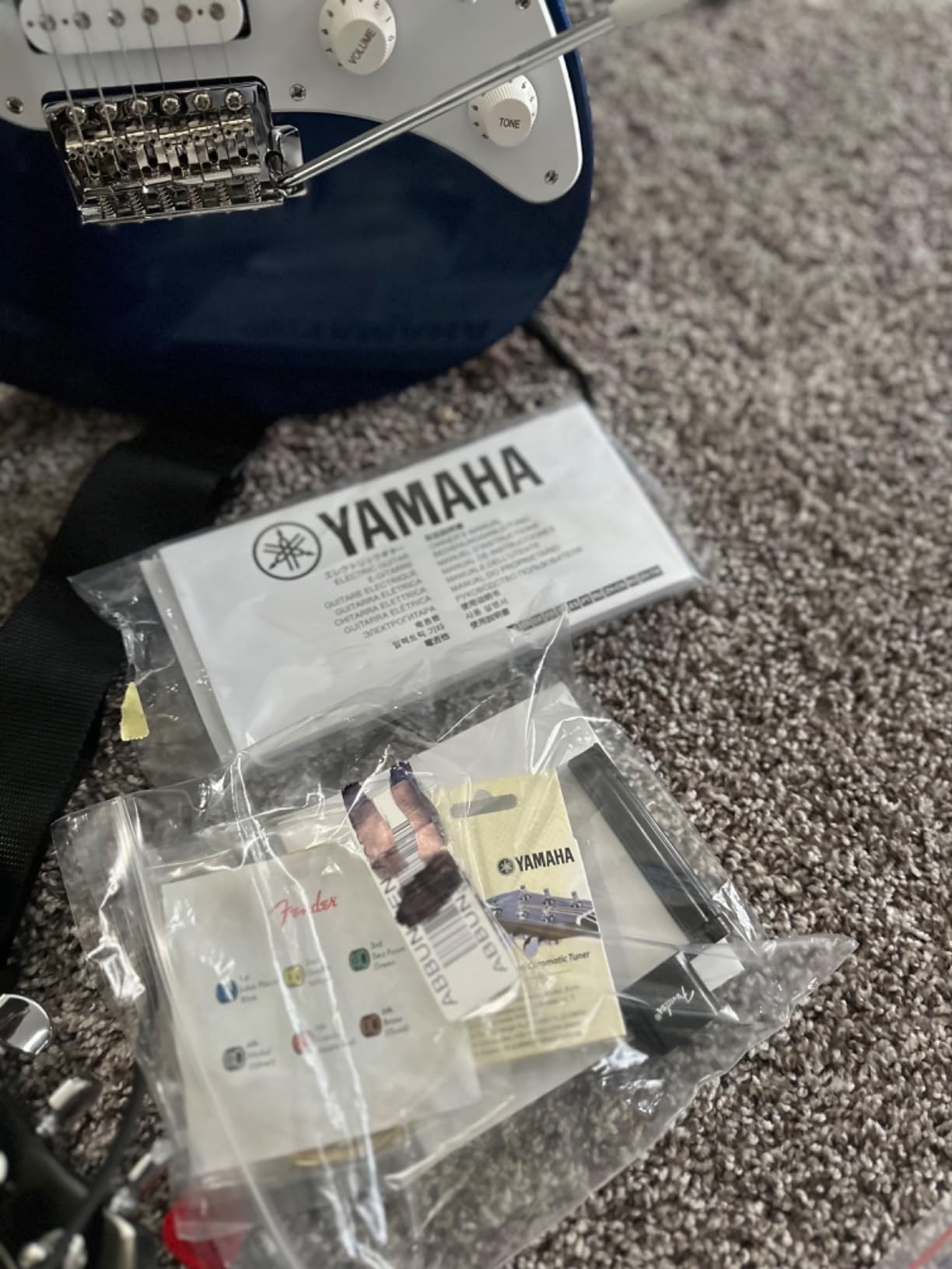 Yamaha GigMaker EG Electric Guitar Pack with Amplifier, Gig Bag, Tuner, Cable, Strap and Picks - Black | Includes Amplifier, Gig Bag, Tuner, Cable, Strap and Picks customer photo 1