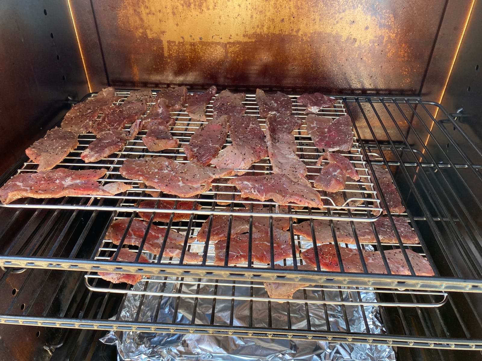 Hi Mountain CRACKED PEPPER 'N GARLIC BLEND Jerky Seasoning and Cure Kit customer photo 1