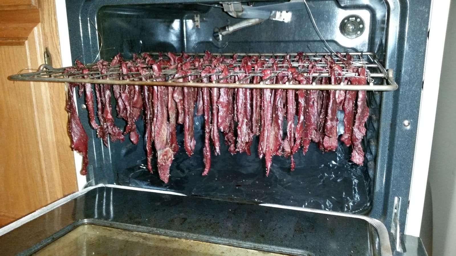 Hi Mountain CRACKED PEPPER 'N GARLIC BLEND Jerky Seasoning and Cure Kit customer photo 2