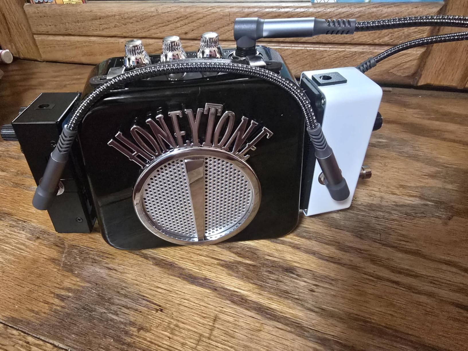 Danelectro Honeytone N-10 Guitar Mini Amp, Black with belt clip customer photo 2