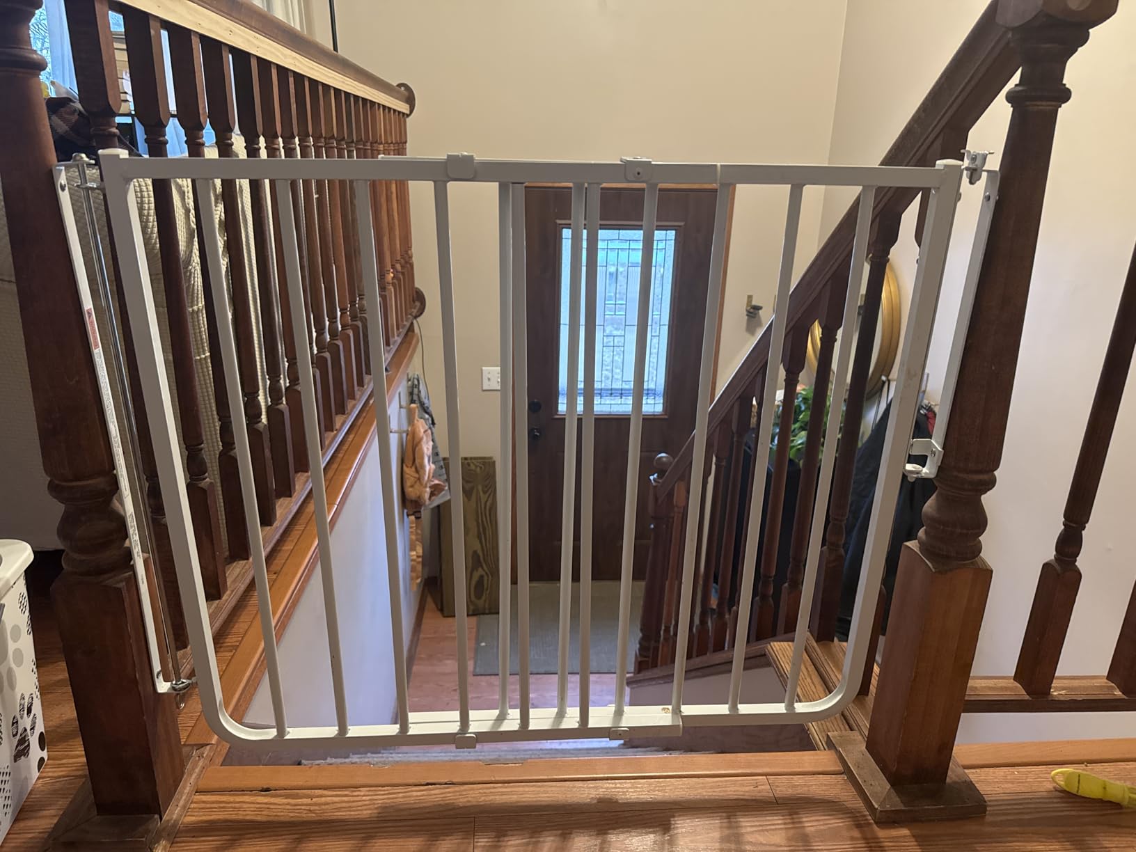 Cardinal Gates SS30 Stairway Special Baby and Pet Gate, 27-42.5 in, Black customer photo 1