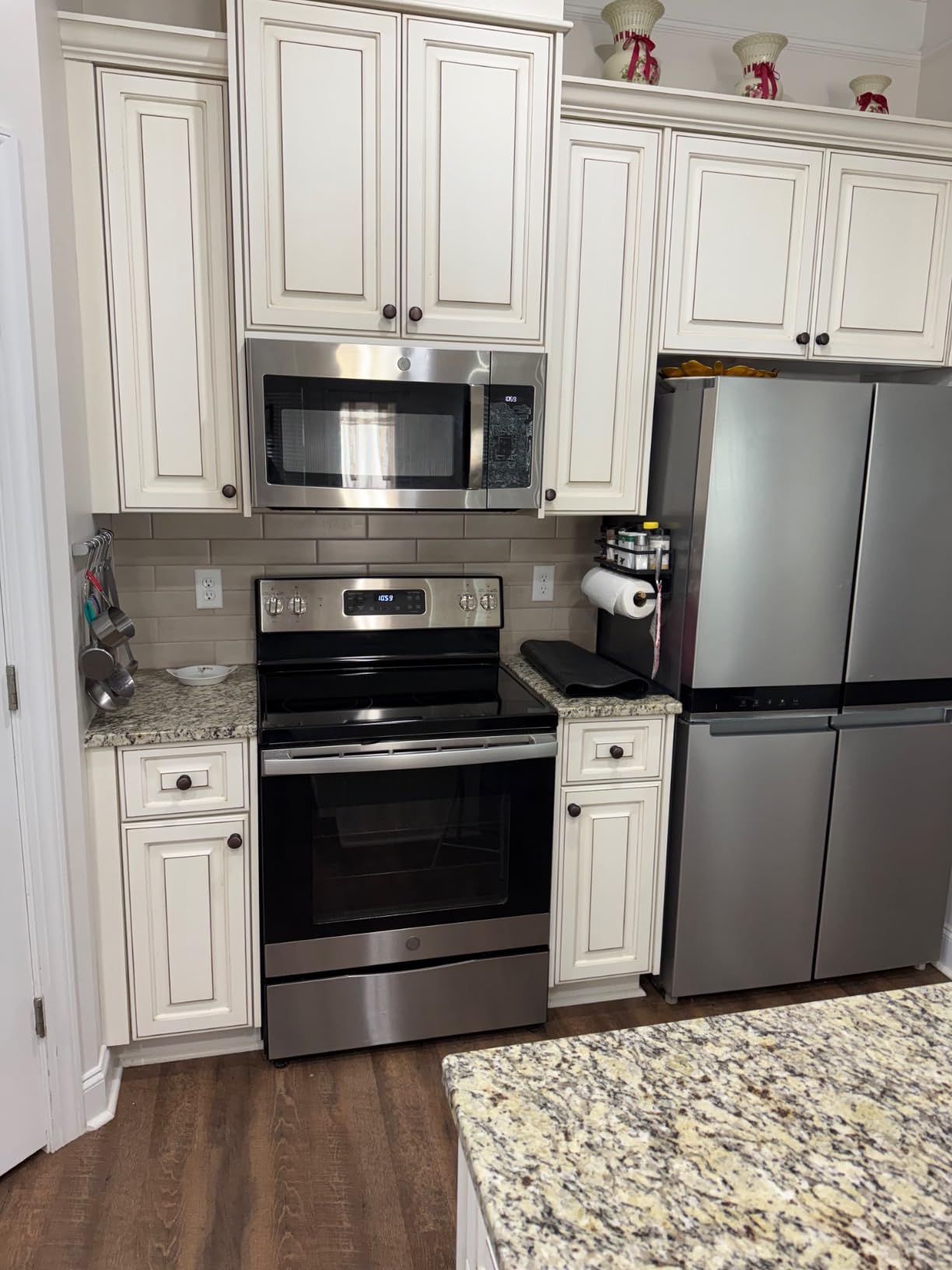 Granite Plus 2-in-1 Cleaner & Sealer for Granite & Quartz Counters, 32 oz customer photo 2
