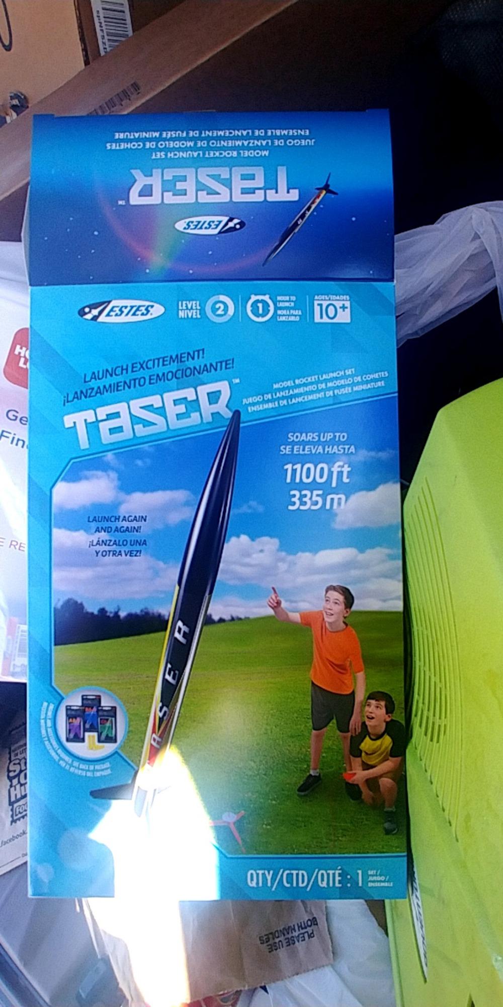 Estes 1491 Taser Rocket Launch Set, Beginner Flying-Rocket-Model Building Kit for Ages 10+, Includes Launch Pad System customer photo 2