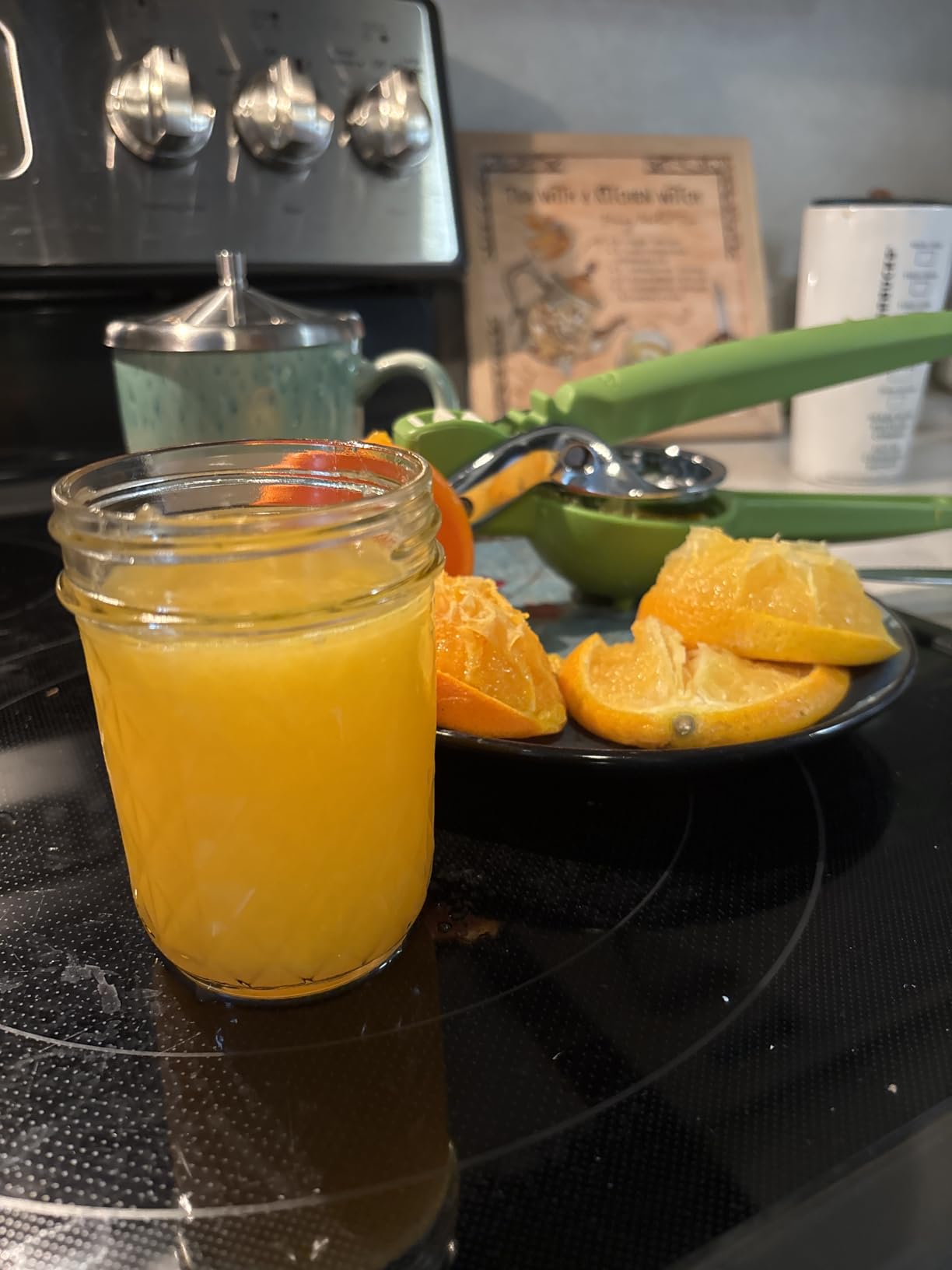 Chef'n FreshForce Lemon Squeezer Citrus Juicer, Manual Hand Press with Dual-Gear Power for Maximum Juice Extraction, Durable, Yellow customer photo 2