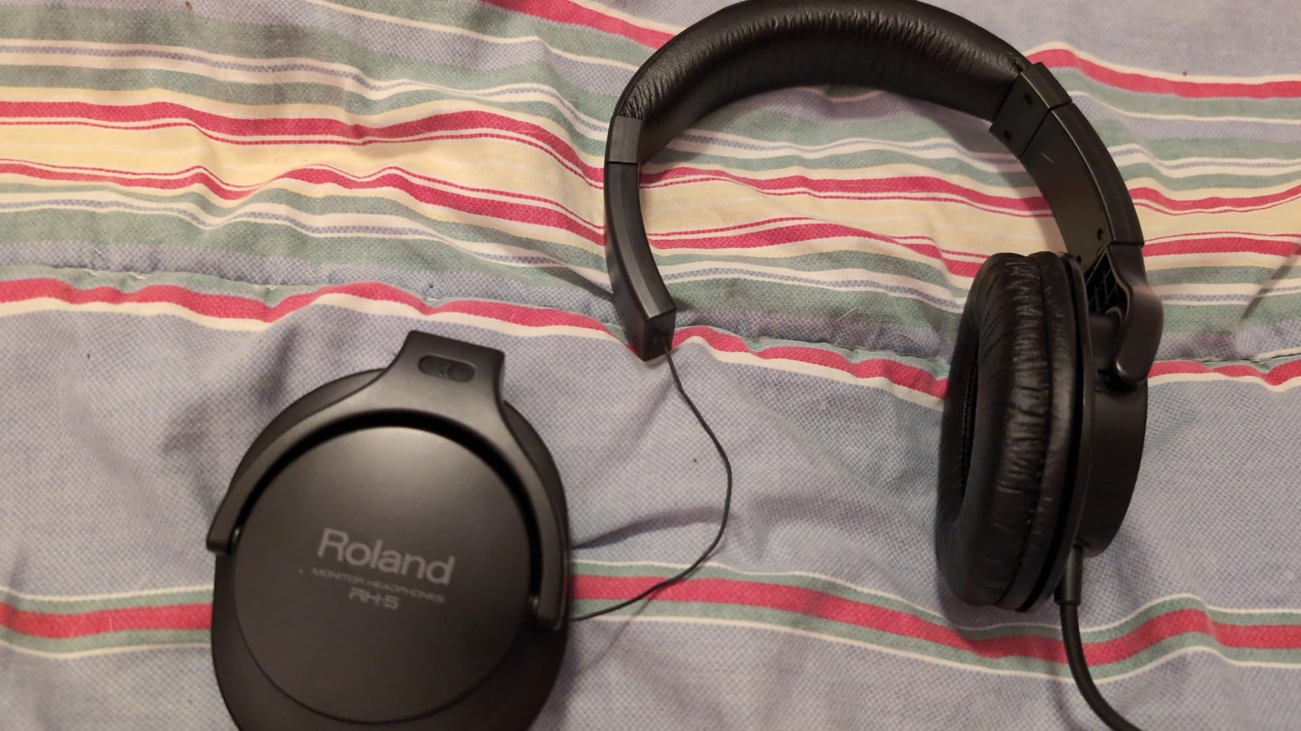Roland RH-5 | Over-Ear, Closed-Back Monitor Headphones Performance | for Everyday Music Making & Audio Playback | Balanced Tone | Comfortable & Lightweight | Conversion Plug Included customer photo 2