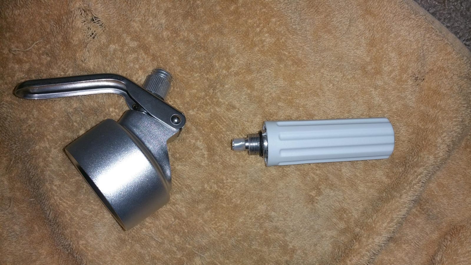 Professional Aluminum Whipped Cream Dispenser - 1-Pint with Stainless Steel Nozzles customer photo 2