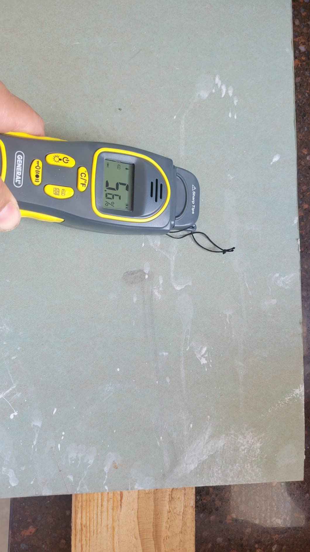 General Tools MMH800 Pin/Pinless Moisture Meter w/Temp and Humidity | Pin and pinless moisture meter for drywall, walls & wood. Moisture detector for house, firewood & building materials testing. customer photo 2