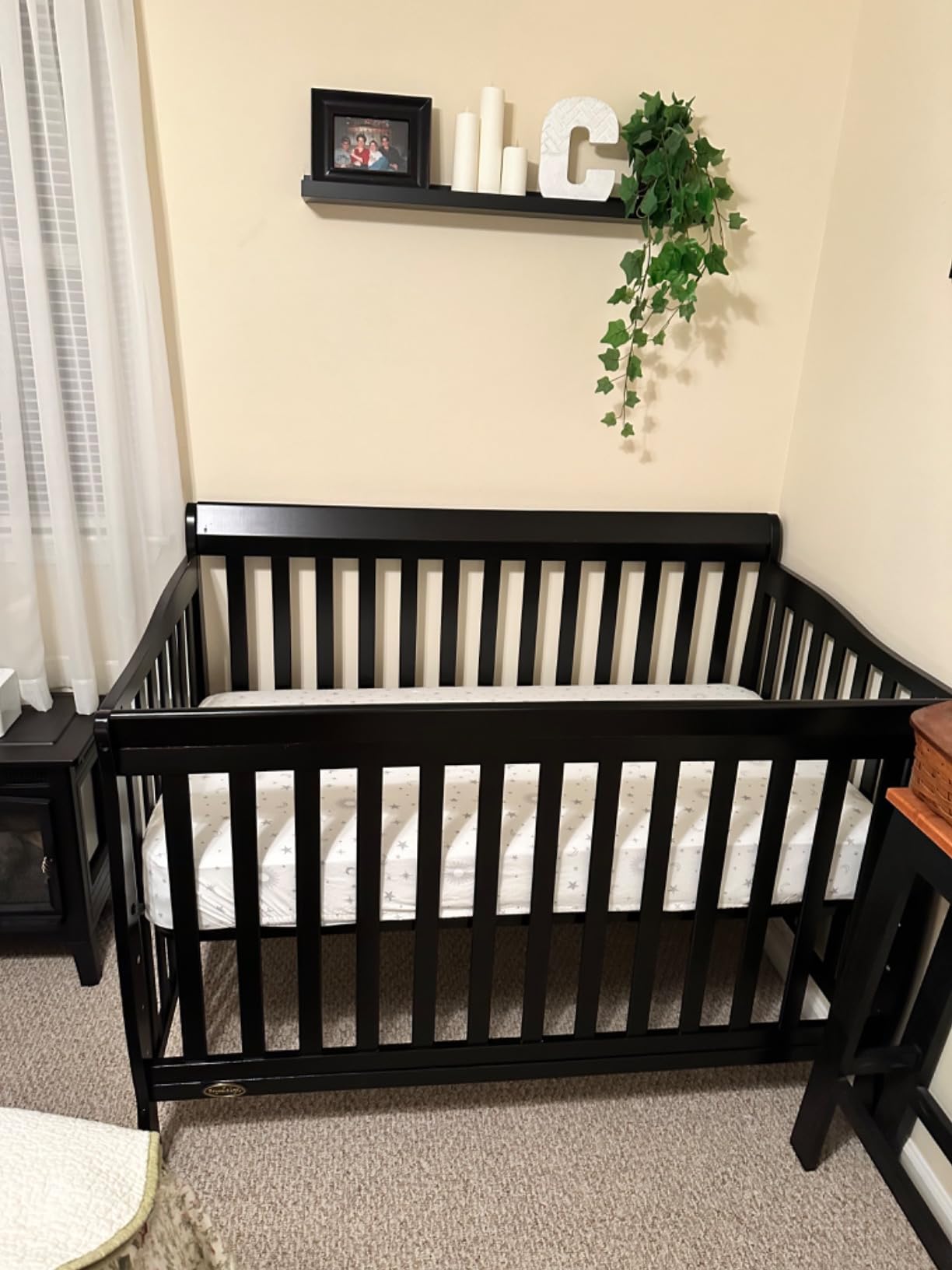 Dream On Me Ashton 4-in-1 Convertible Crib in White, Greenguard Gold, JPMA Certified, Non-Toxic Finishes, Features 4 Mattress Height Settings, Made of Solid Pinewood customer photo 1