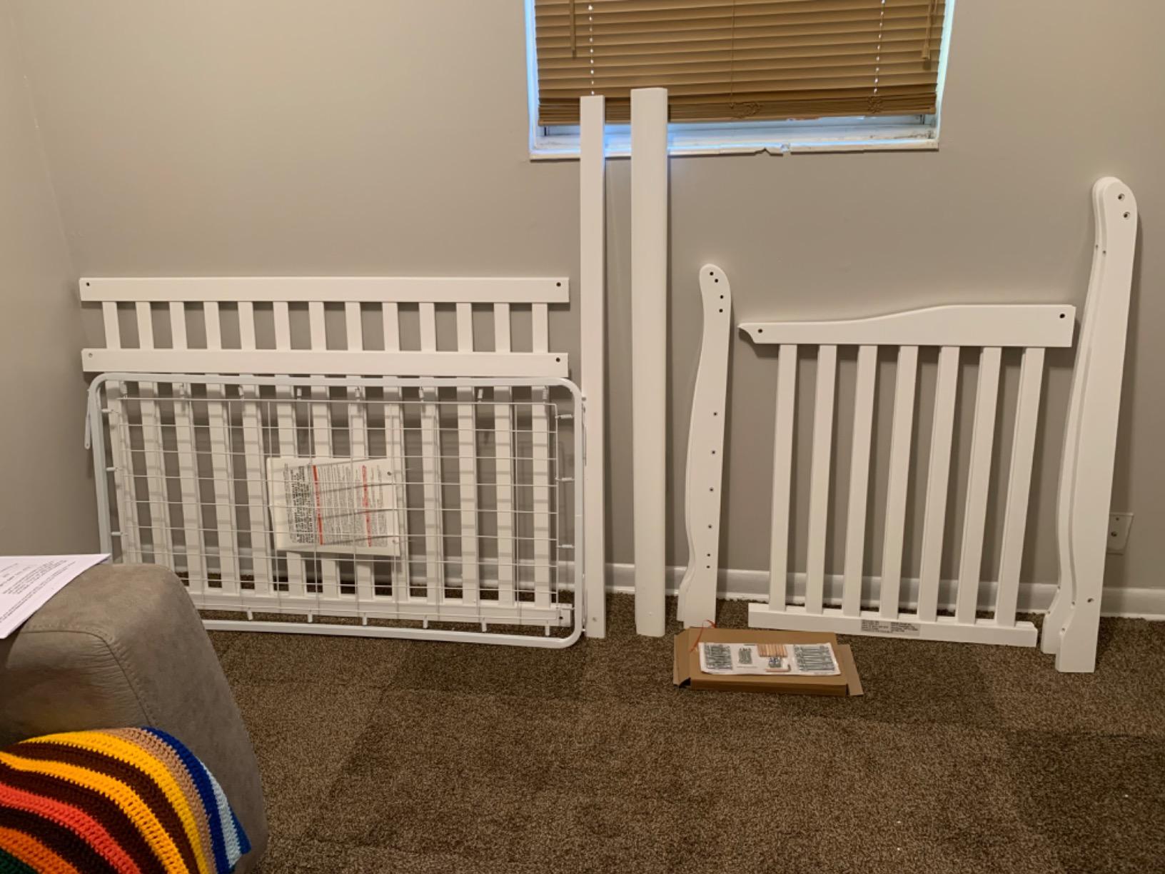 Dream On Me Ashton 4-in-1 Convertible Crib in White, Greenguard Gold, JPMA Certified, Non-Toxic Finishes, Features 4 Mattress Height Settings, Made of Solid Pinewood customer photo 2
