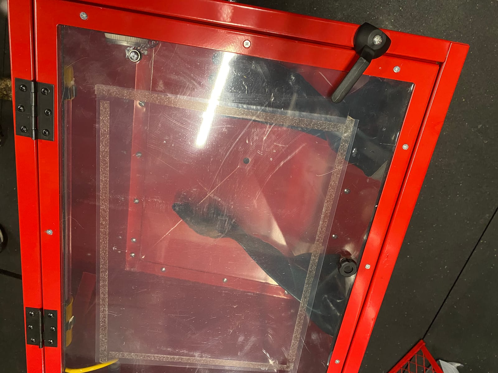 Homak 23-Inch Table Top Abrasive Blast Cabinet, Red, RD00920250 customer photo 2