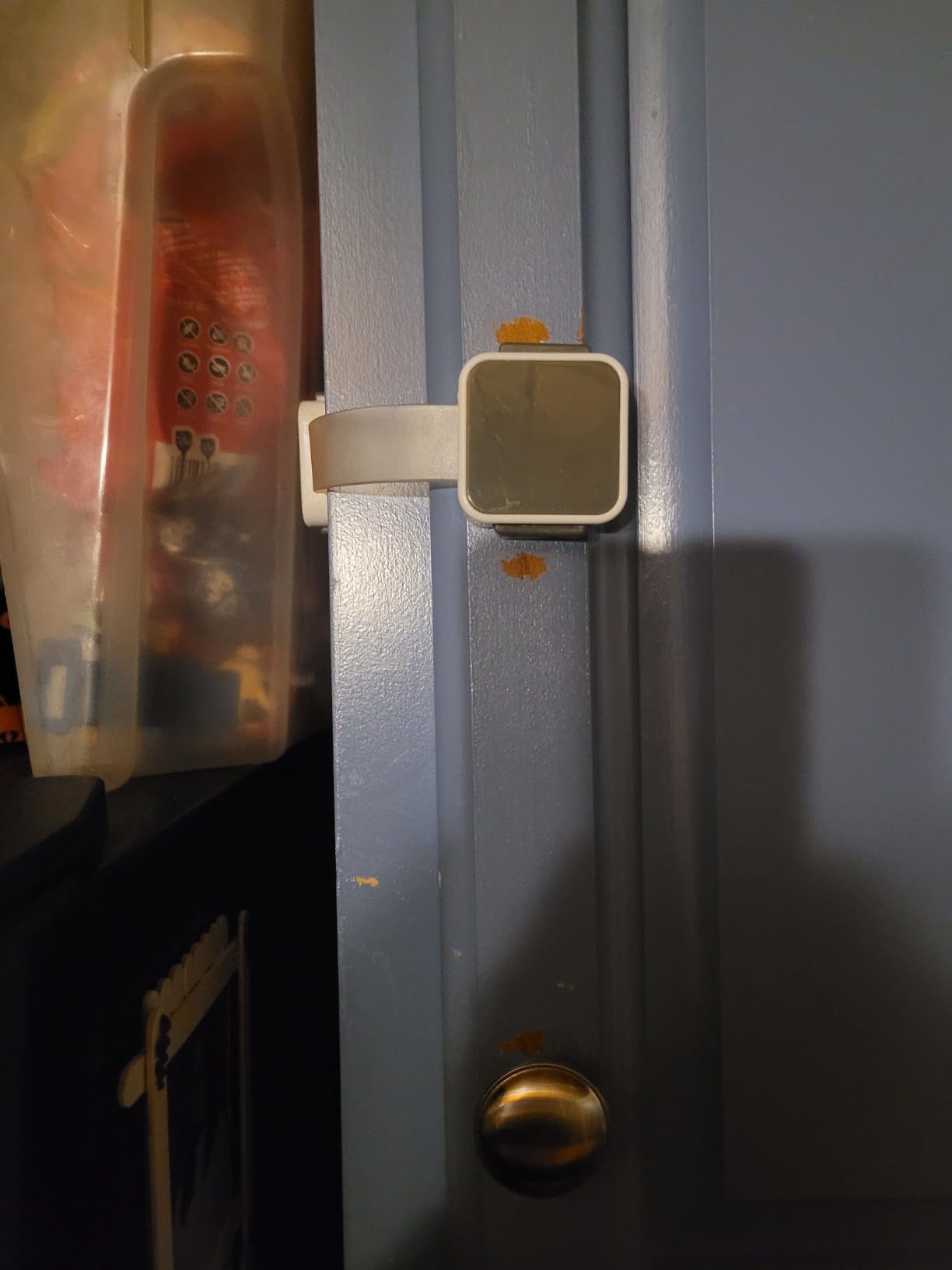 Munchkin® Xtraguard™ Child Safety Cabinet Locks, Double Locking Latches for Babyproofing Appliances, Toilets and More, 2 Count customer photo 2
