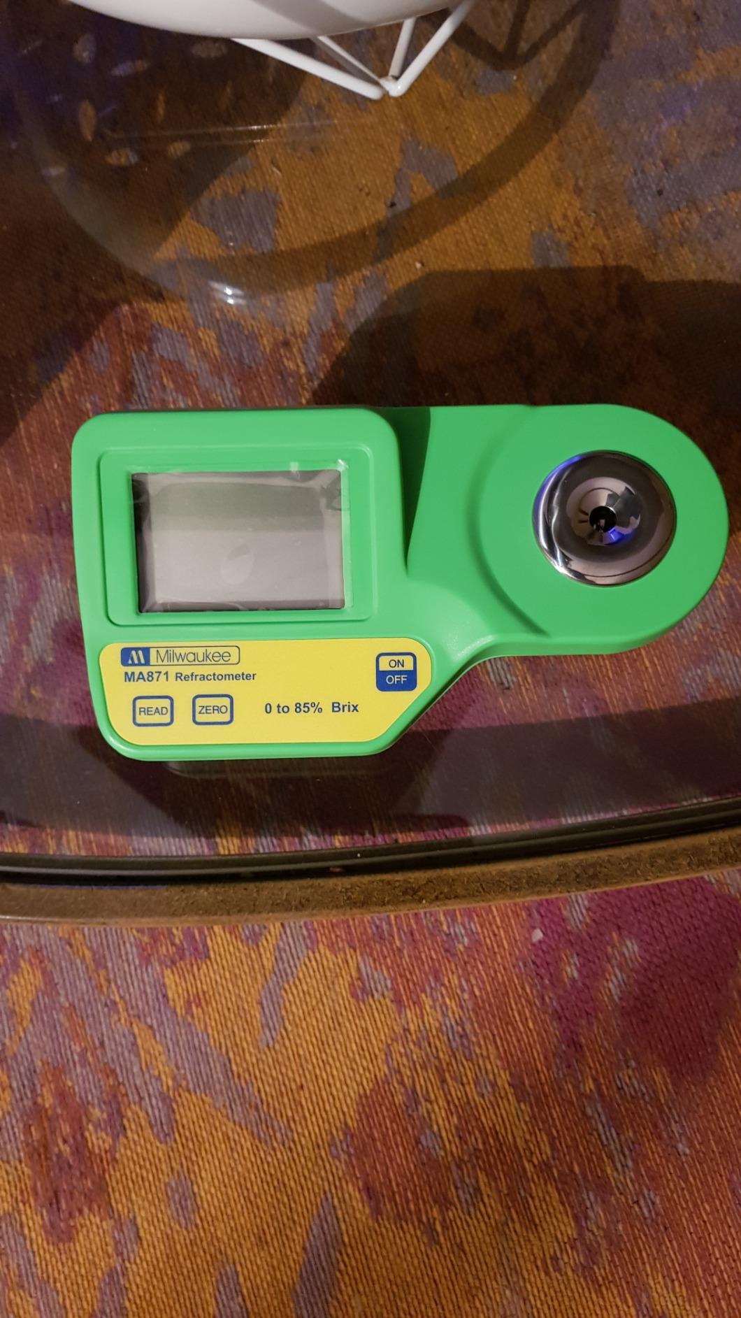 Milwaukee 0 to 85% Brix Digitial Refractometer - MA871 customer photo 2