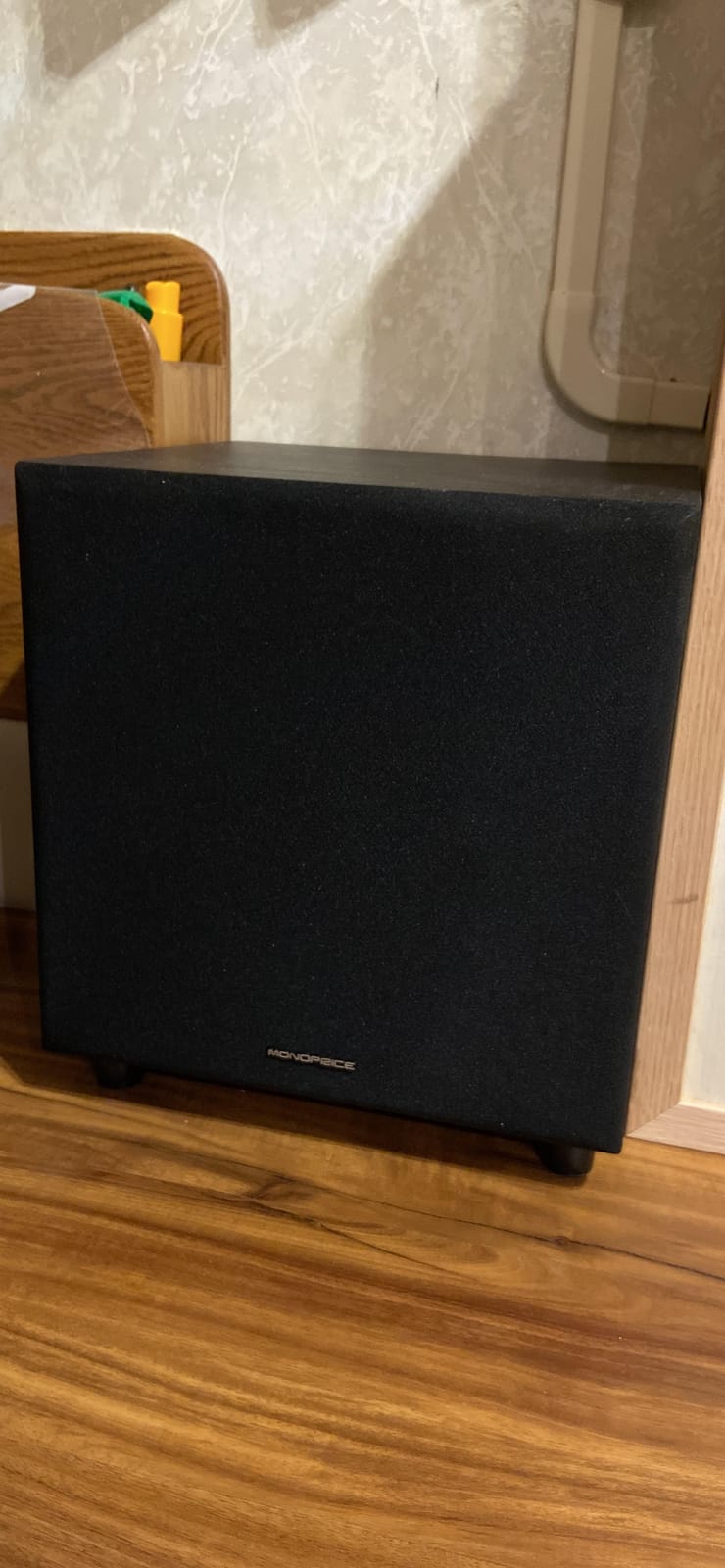 Monoprice 60-Watt Powered Subwoofer - 8 Inch With Auto-On Function, For Studio And Home Theater Black customer photo 1