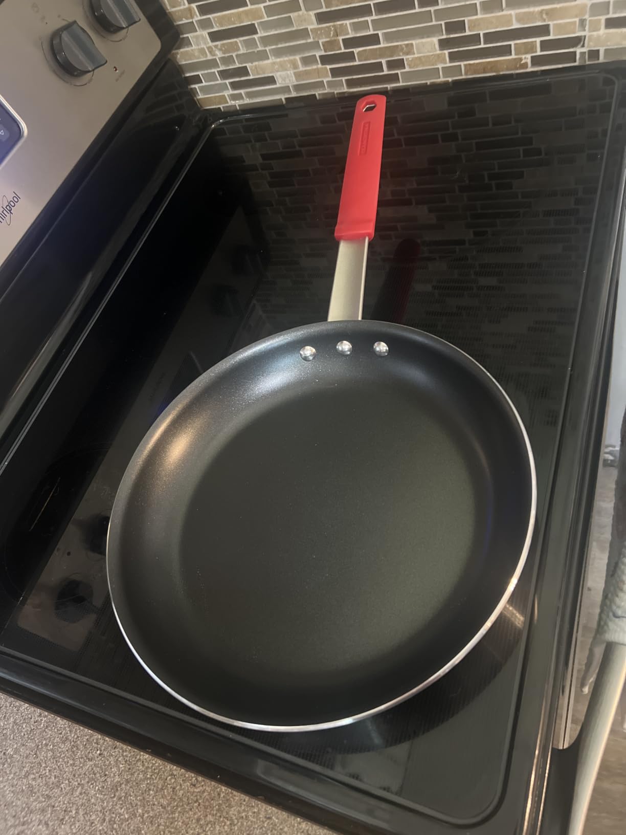 Tramontina Professional 8-Inch Non Stick Small Frying Pan | Heavy-Gauge Aluminum Skillet with Reinforced Nonstick Coating, Red Handle, Dishwasher and Oven Safe, Made in Brazil customer photo 1