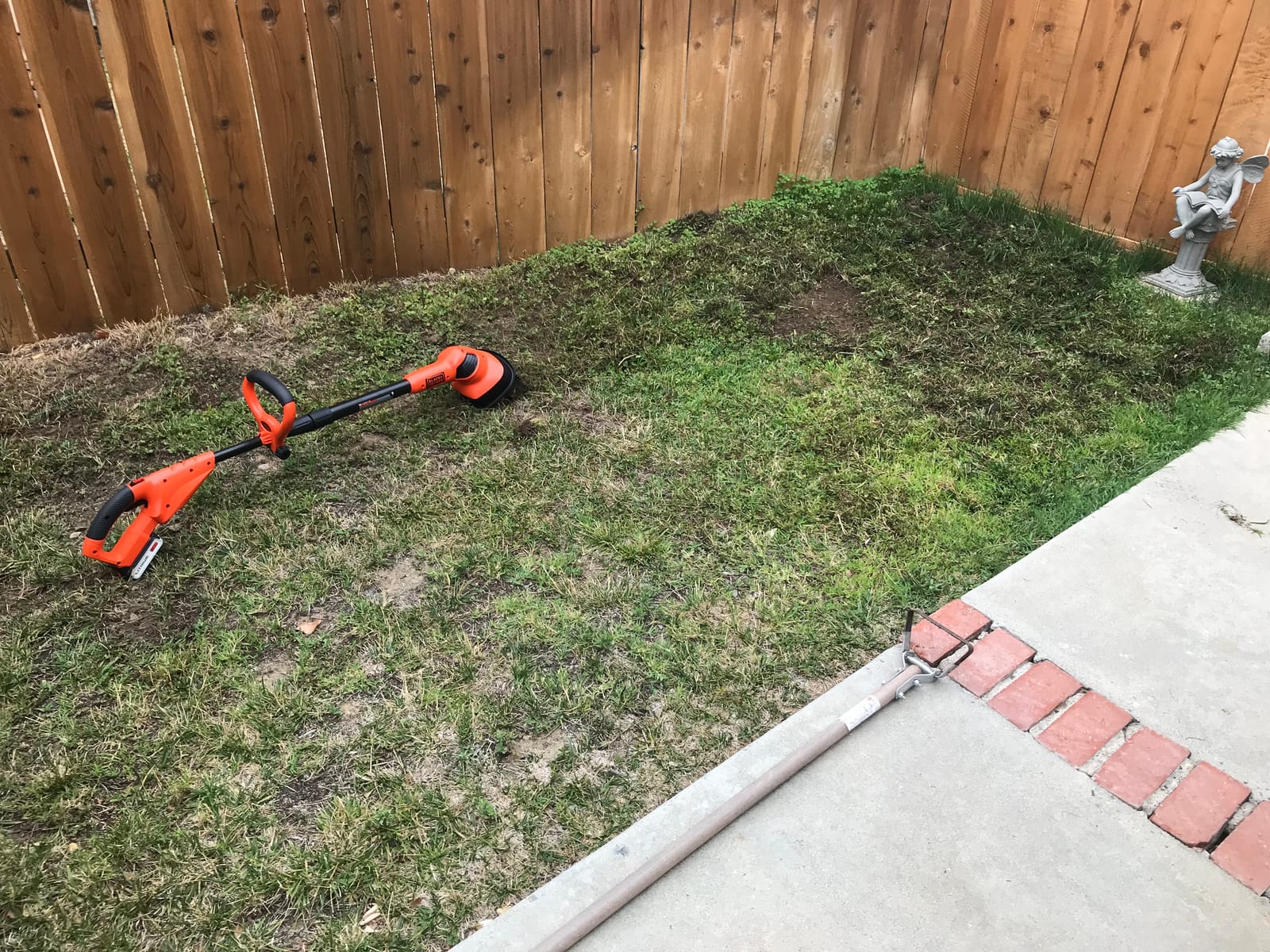 BLACK+DECKER 20V MAX* POWERCONNECT Cordless Garden Tiller Kit, Tool Only (LGC120B) customer photo 2