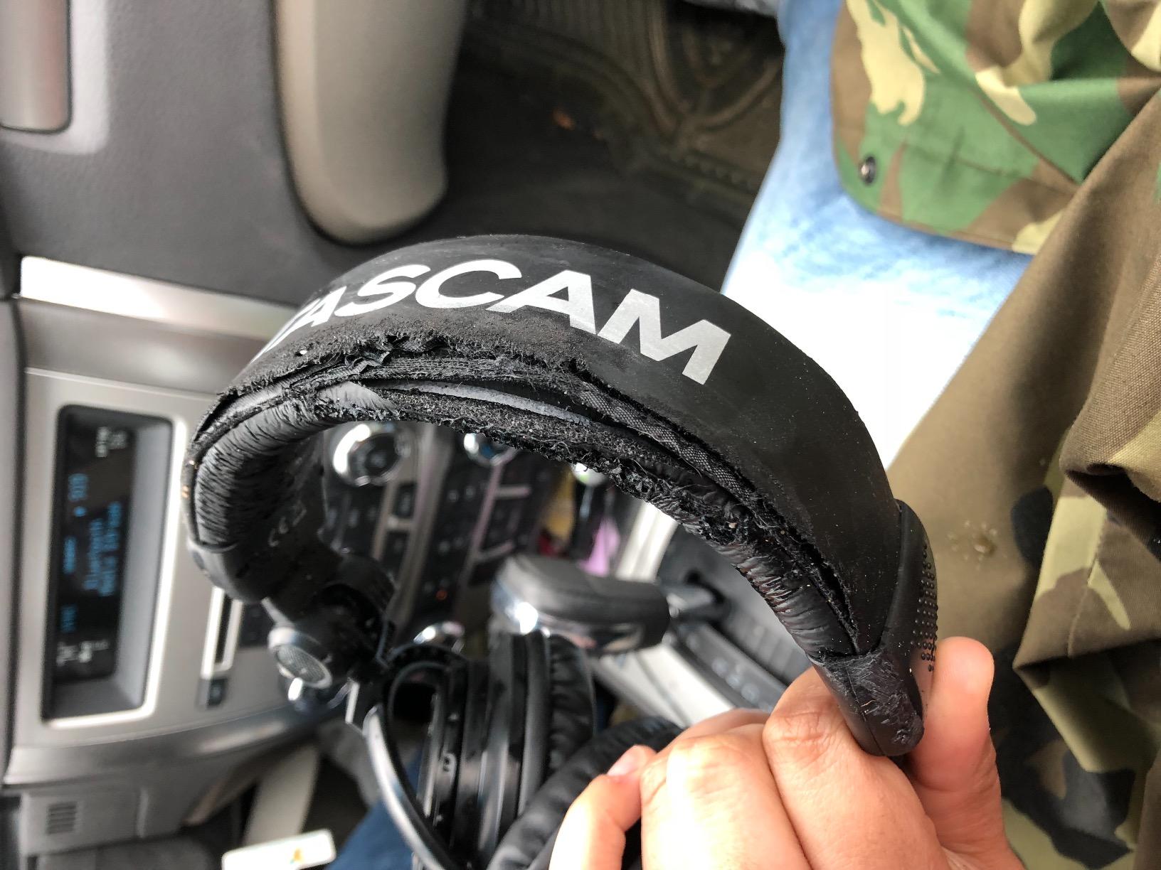 TASCAM TH-02 Professional Studio Monitor Headphones, Wired, Over Ear — for Recording, Podcast, DJ, Music and Guitar, with 1/4 Inch Jack Adapter customer photo 2