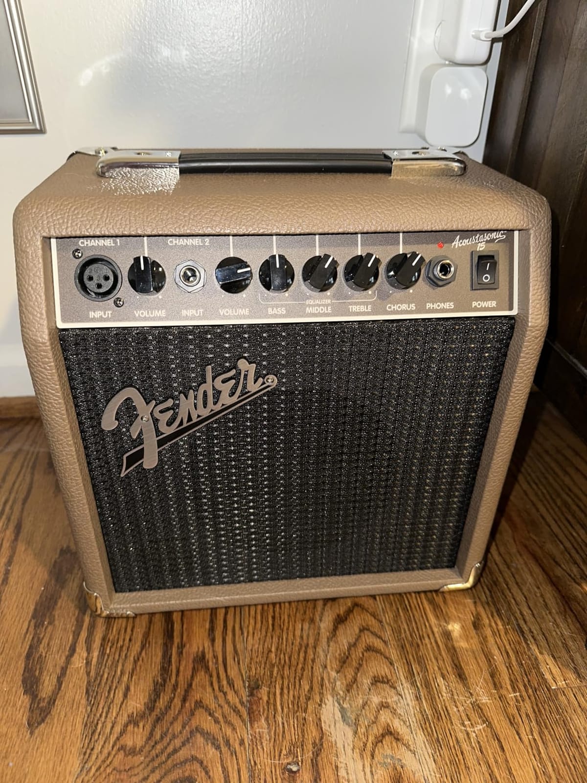 Fender Acoustasonic 15 Acoustic Guitar Amplifier, 15W Portable Combo Amp | Portable combo amp, mic & instrument channels, chorus effect, singer-songwriter, small gigs, 2-year warranty customer photo 1