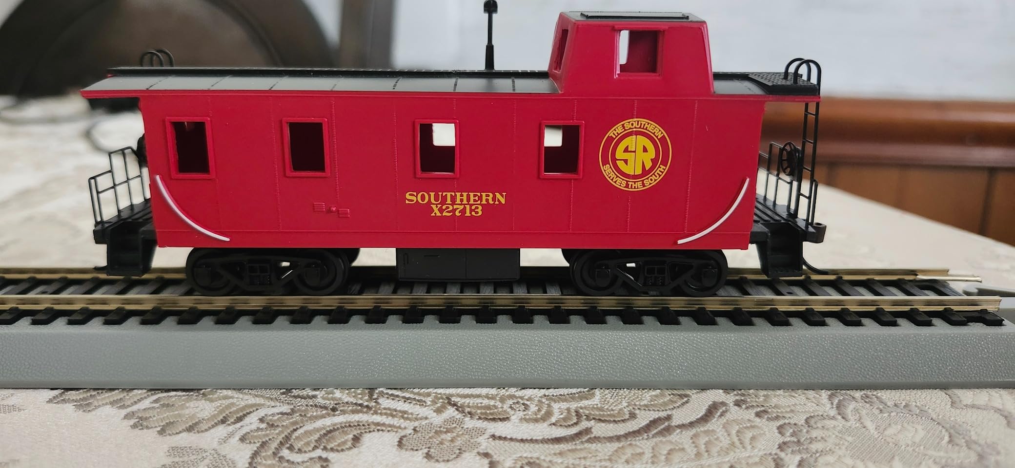 Bachmann Trains Echo Valley DCC Sound Ready to Run Electric Train HO Scale customer photo 2