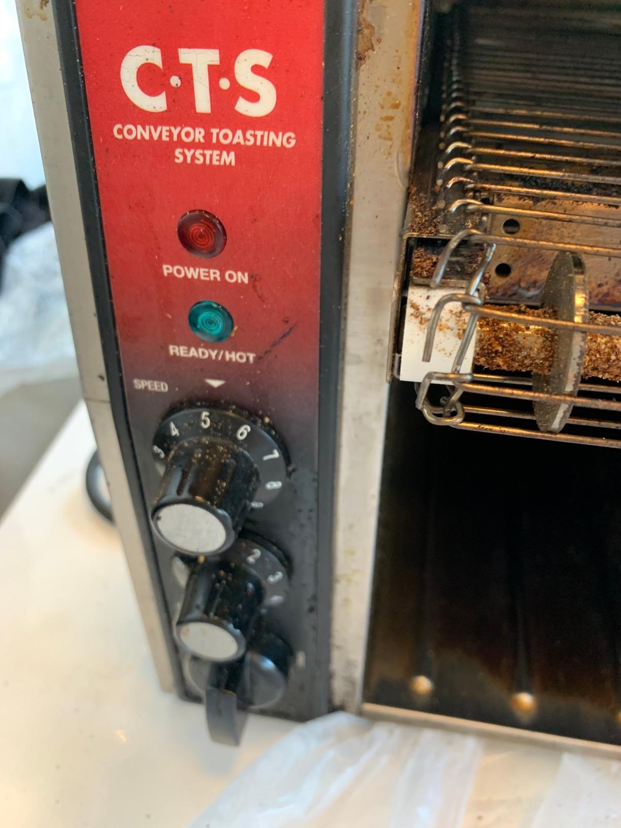 Waring Heavy-Duty Conveyor Toaster with 1000+ Slices per Hour | 1000+ Slices per Hour, Stainless Steel Construction, for Cafes & Restaurants, NSF Certified, 208V customer photo 2