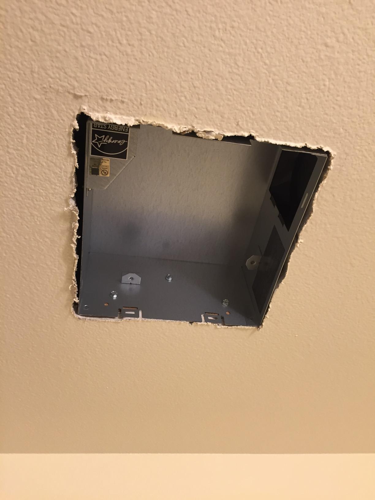 DELTA ELECTRONICS (AMERICAS) LTD. BreezSlim SLM50 50 CFM Exhaust Bath Fan, White customer photo 1