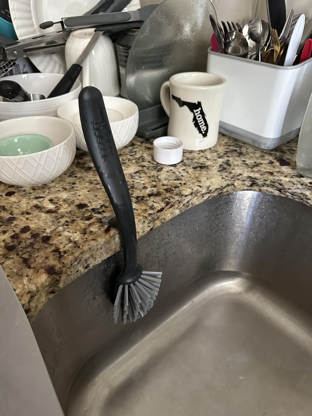 Joseph Joseph Edge Dish Brush with Integrated Sink Rest, Grey customer photo 1