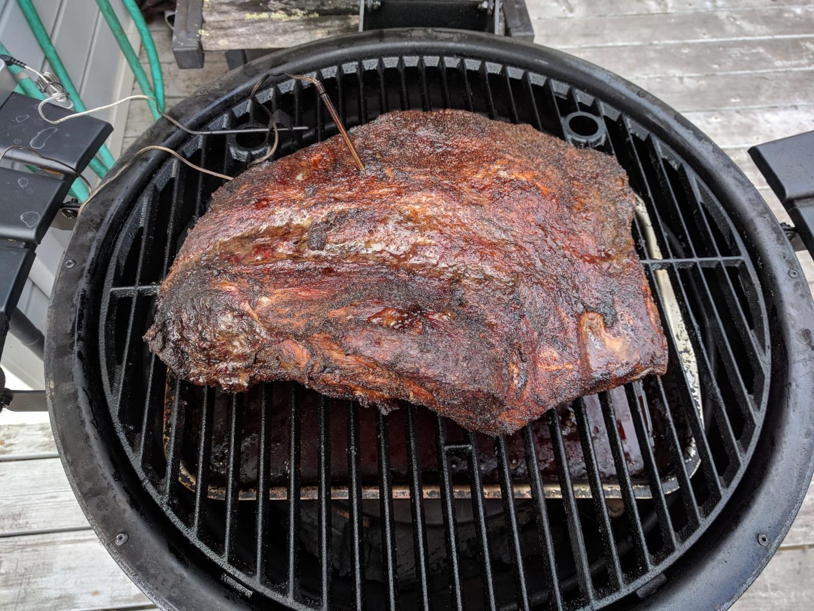 Char-Griller AKORN 20-Inch Kamado Charcoal Grill and Smoker, Triple-Wall Insulated Steel with Cast Iron Grates, Warming Rack and EasyDump Ash Pan, 445 Sq. In. Cooking Area, Graphite customer photo 2