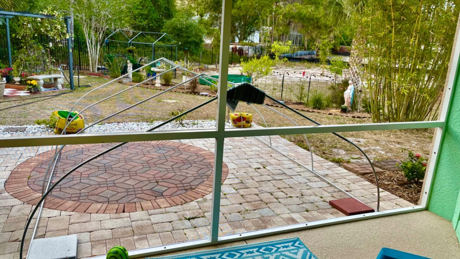 Outsunny 11.5 x 10 x 6.5 ft Outdoor Walk-in Greenhouse Zippered Door Green customer photo 1