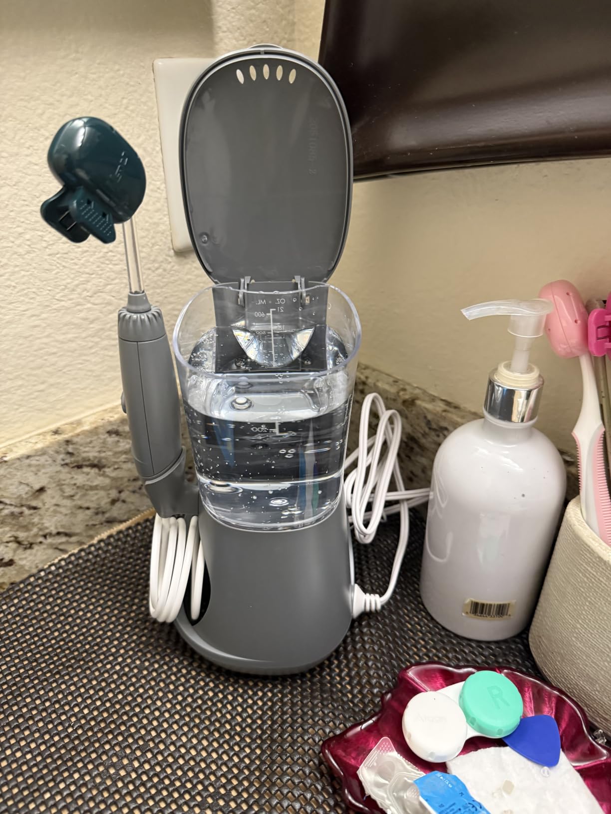 Waterpik Aquarius Countertop Water Flosser with 10 Settings, 7 Tips, White customer photo 1