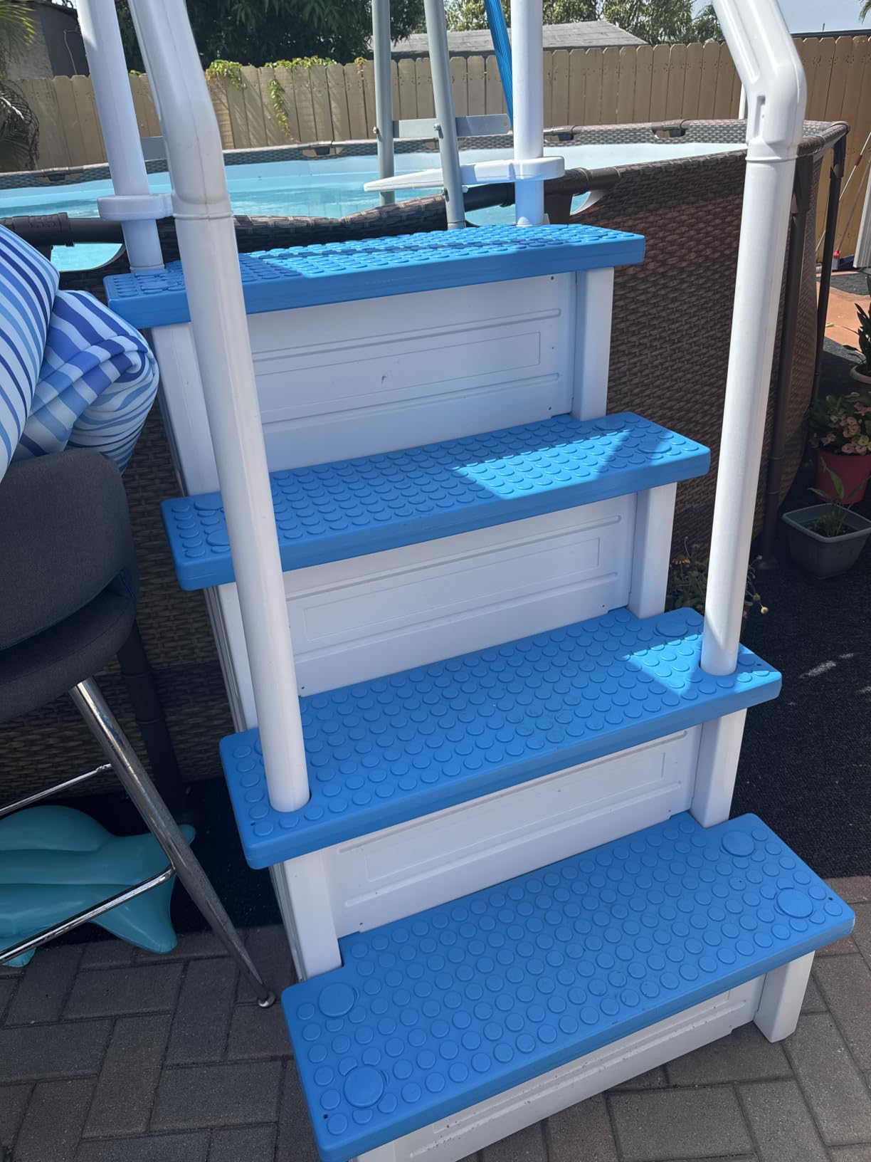 Aqua Select Everest in Pool Steps | White with Blue Steps customer photo 2