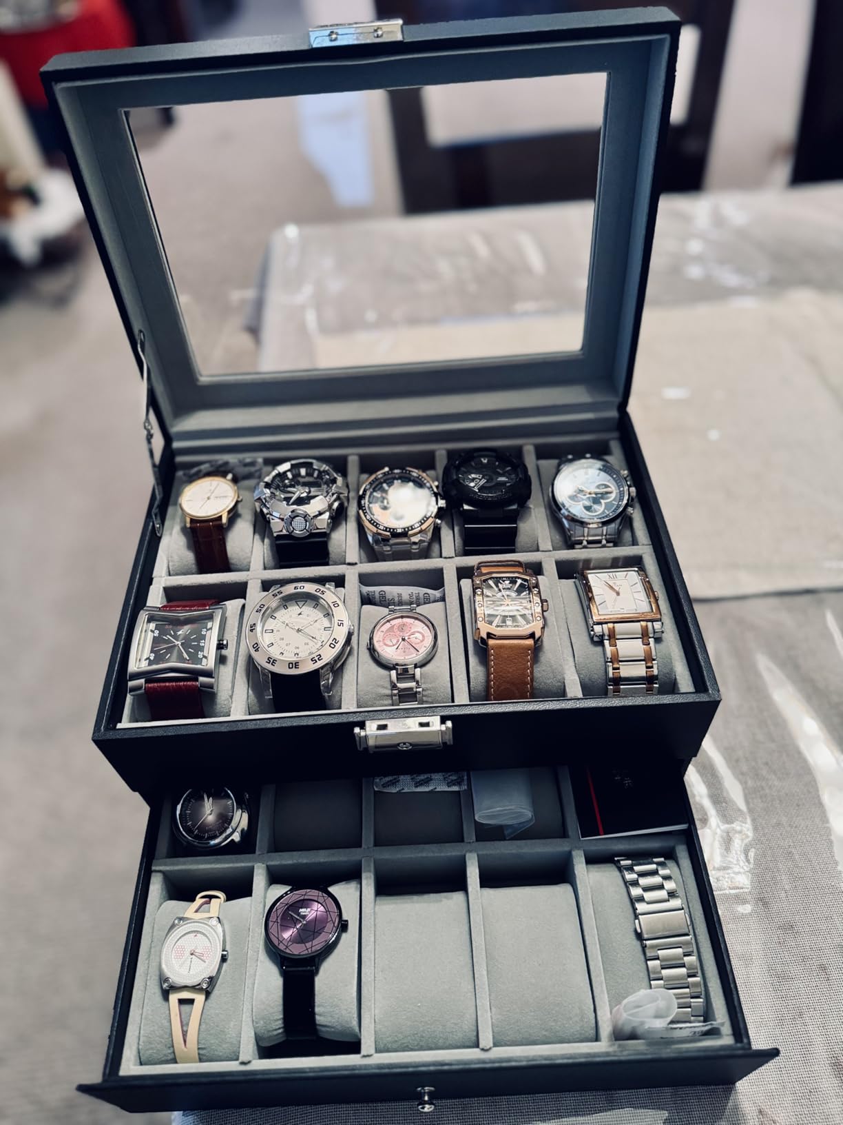 SONGMICS 20-Slot Watch Box, 2 Layers, Glass Lid, Lockable customer photo 2