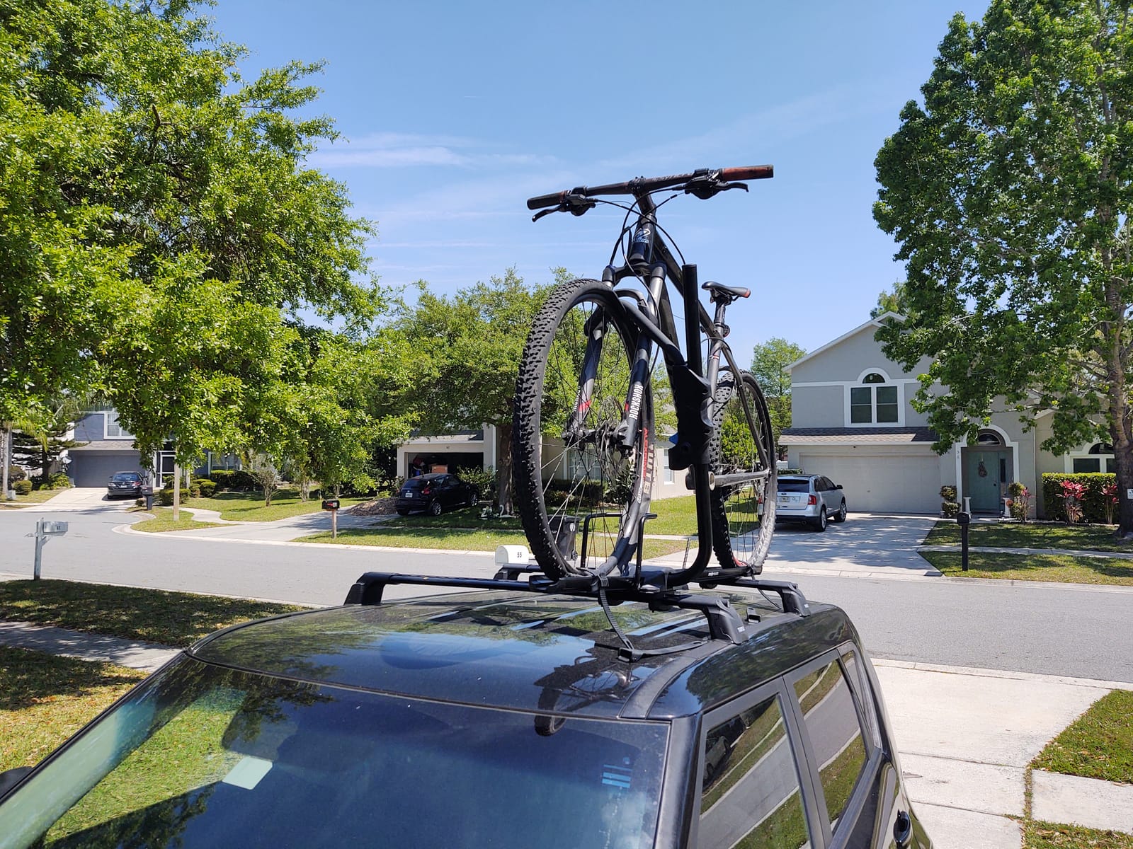 RockyMounts Tomahawk upright roof bike rack customer photo 2