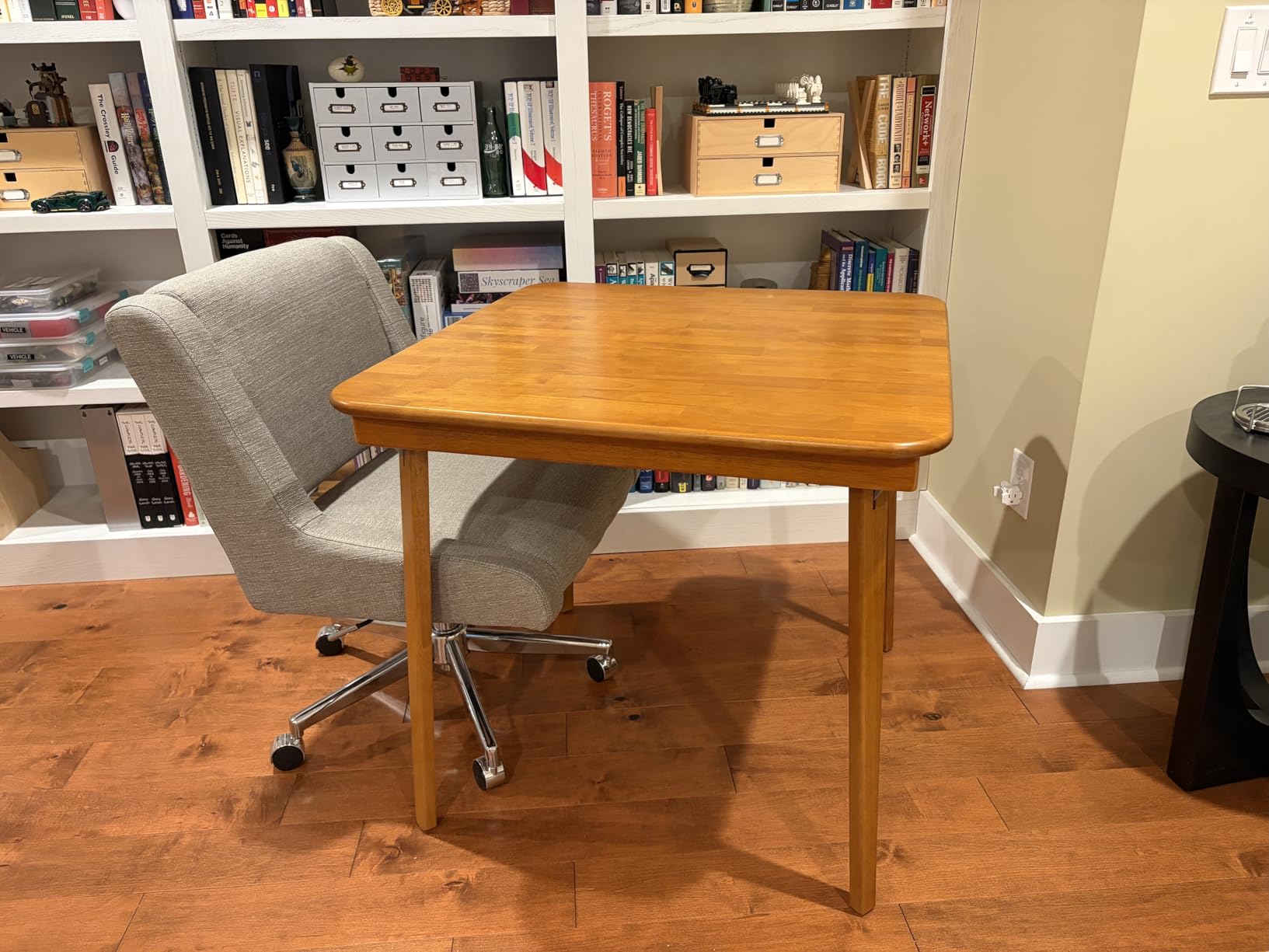 Stakmore Classic Straight Edge Square Wood Folding Table, 32x32, Fruitwood customer photo 2
